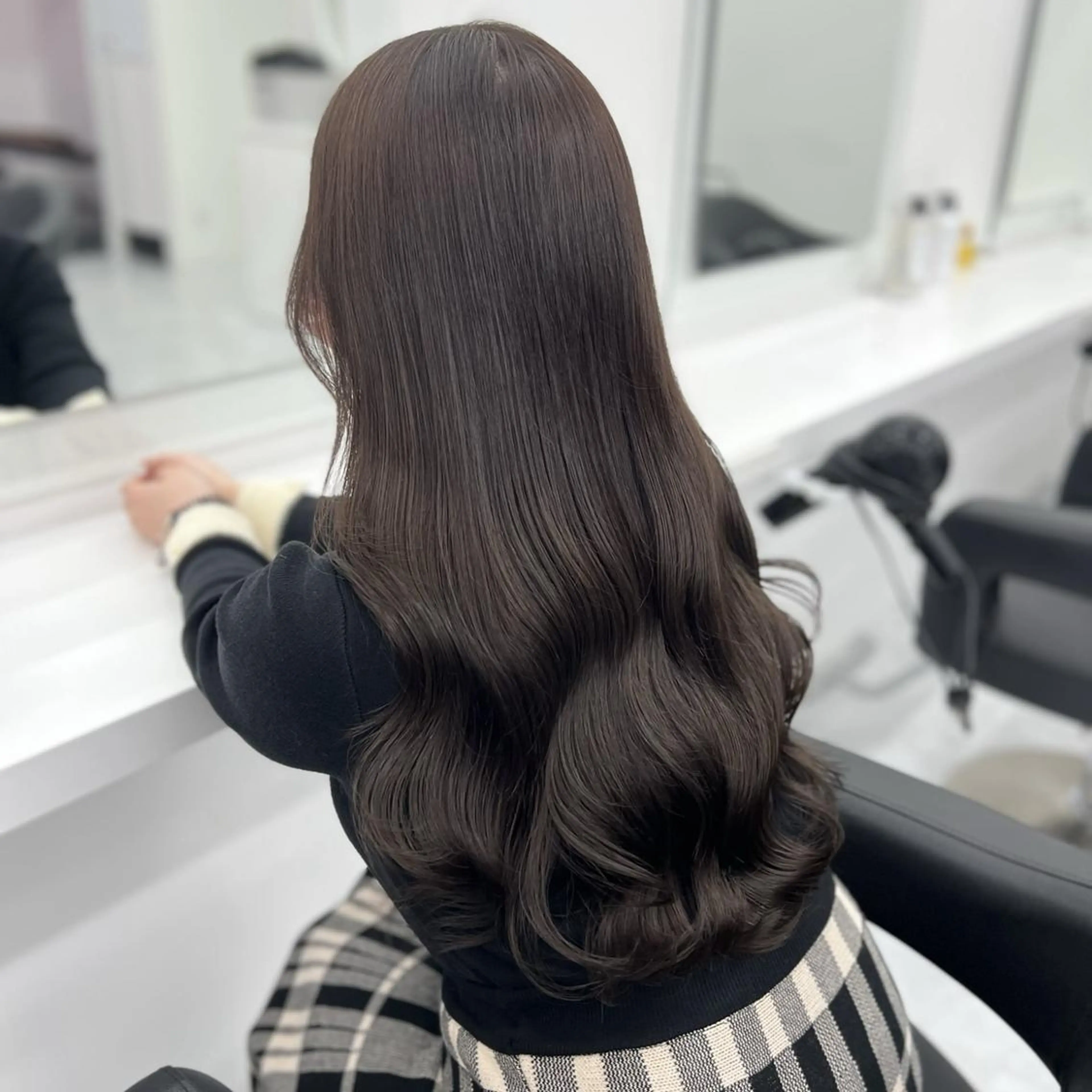 カラー 🪡透明感レイヤ ー🪡渋谷美容室🫧のヘアスタイル