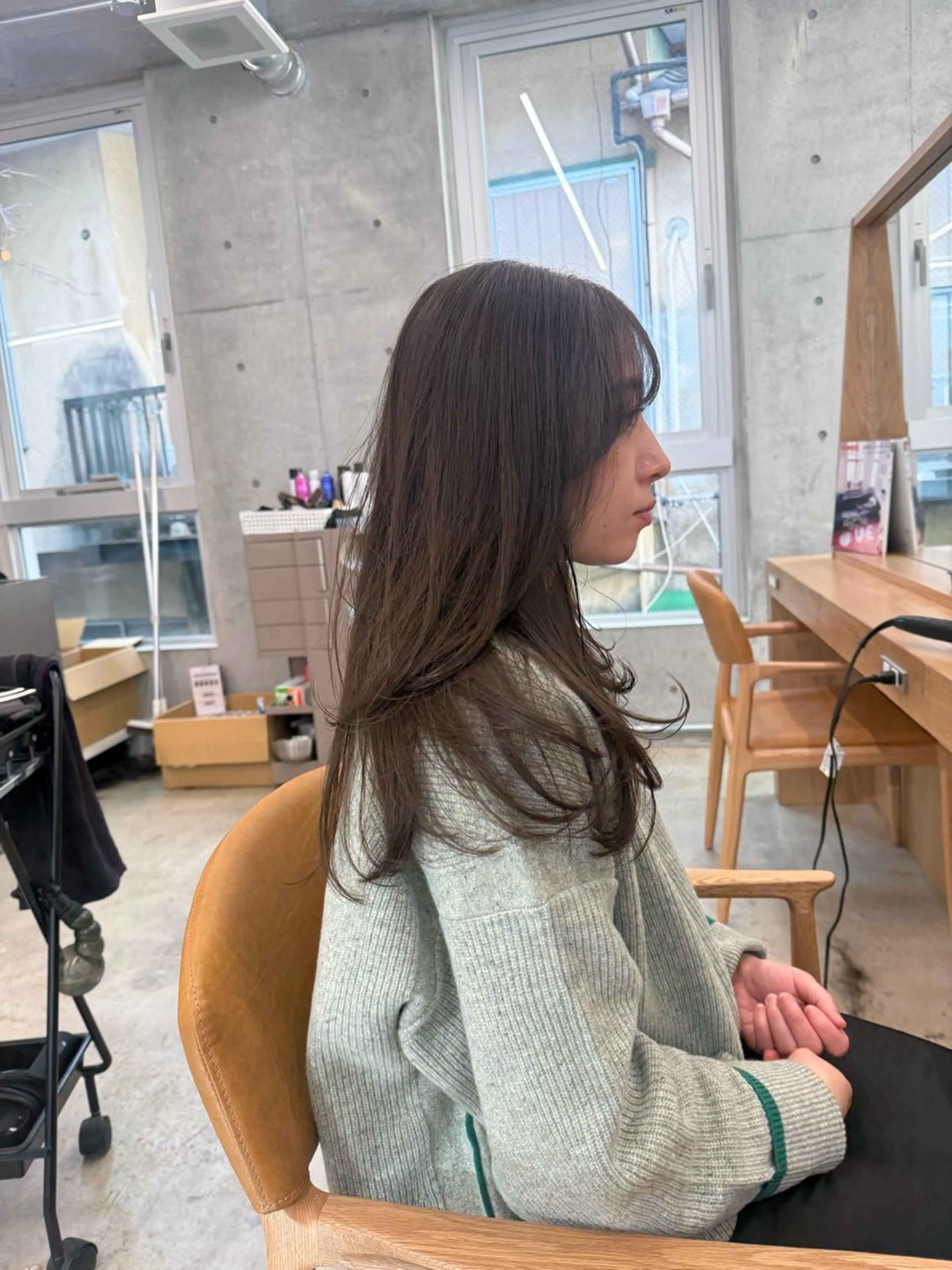 ロング カラー ロングレイヤー アッシュ ベージュカラー ブリーチ 透明感カラー カット ヘアカラー トリートメント 日本一丁寧なカット/ 小林輝🍀︎のヘアスタイル