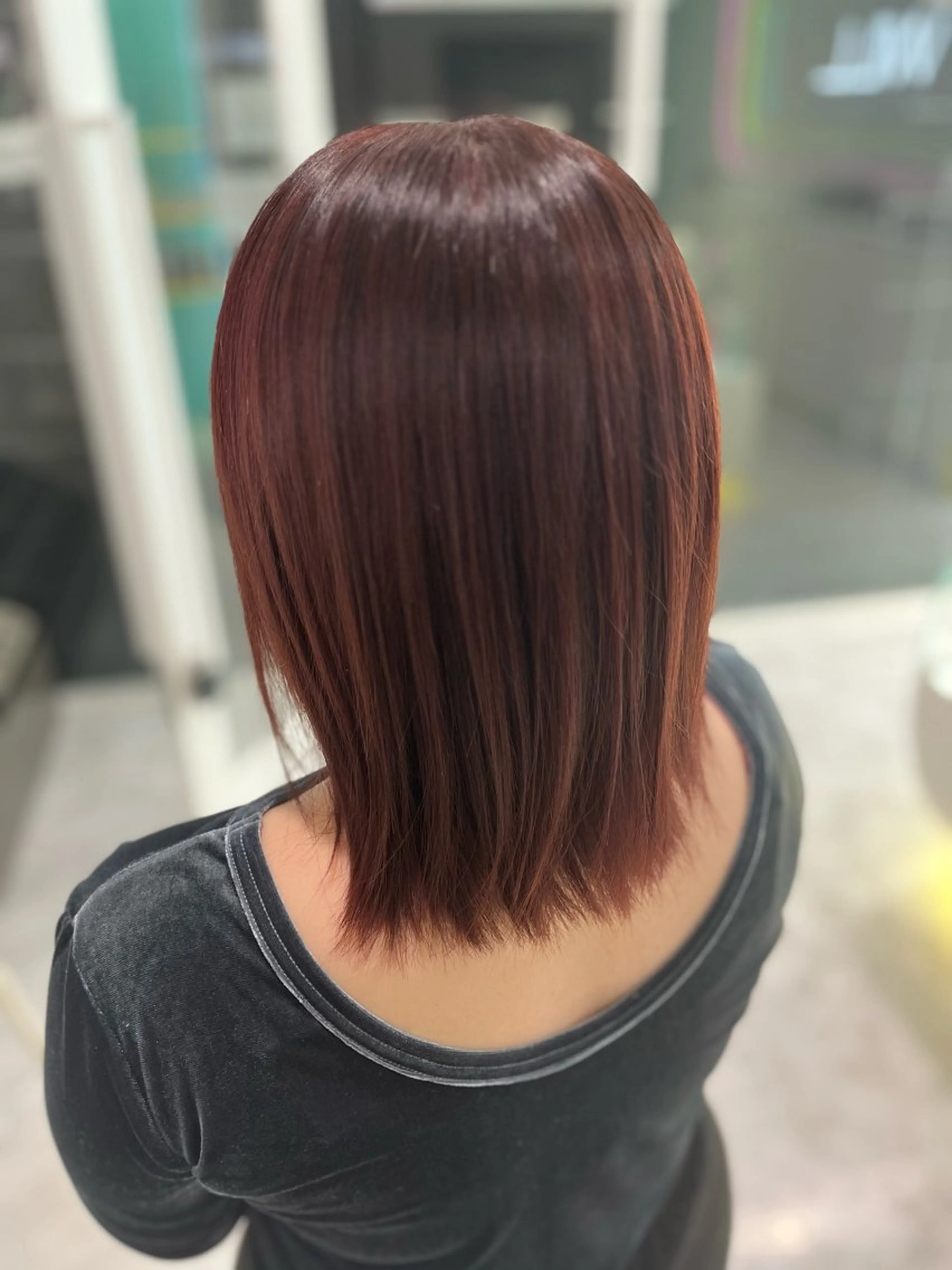 ロング カラー カット ヘアカラー トリートメント ハイトーンカラー 🦄レイヤーカットのヘアスタイル