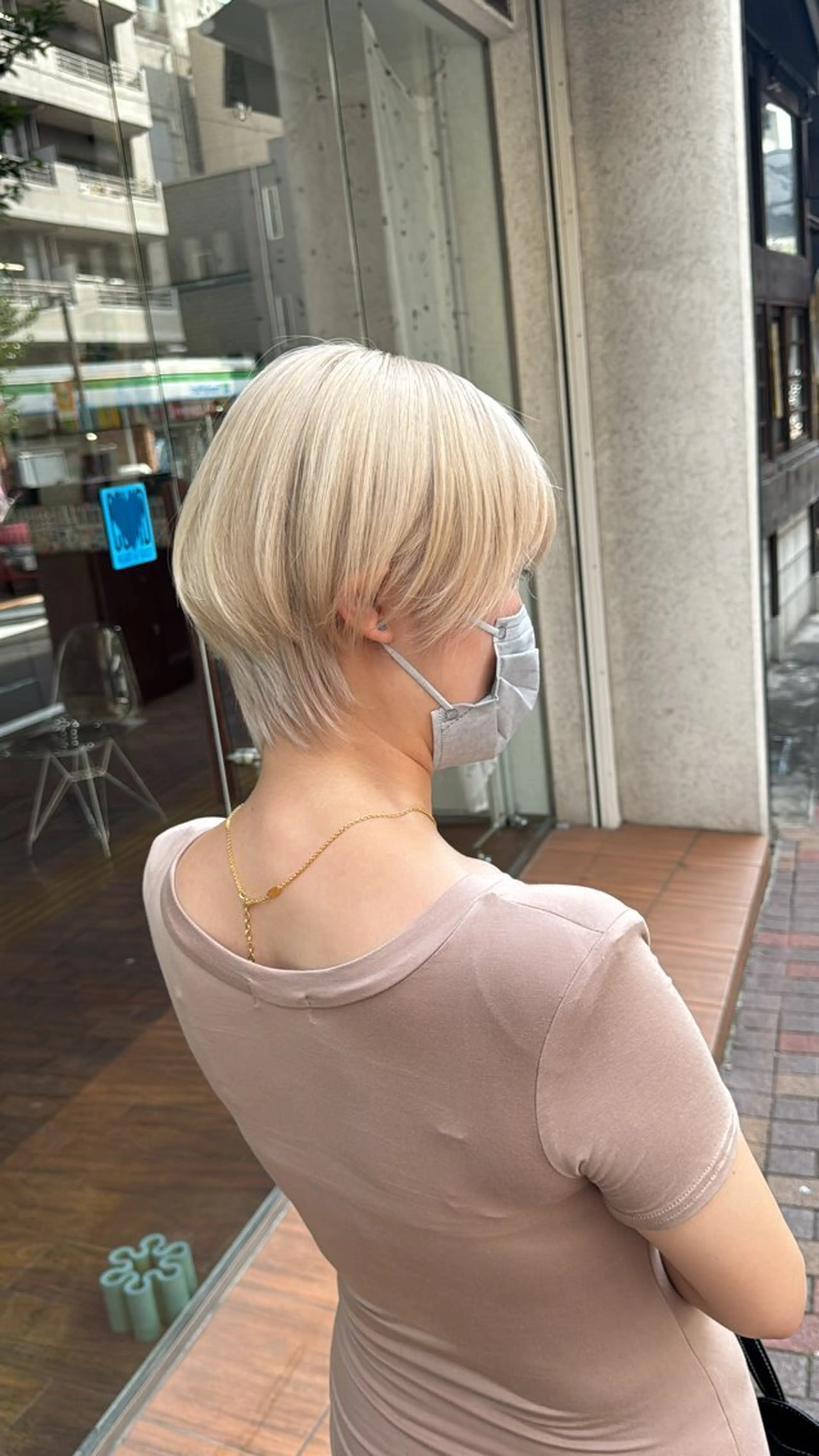 ショート カラー ベージュカラー ブロンド ホワイトベージュ ヘアカラー トリートメント tet 店長 RIKITOのヘアスタイル