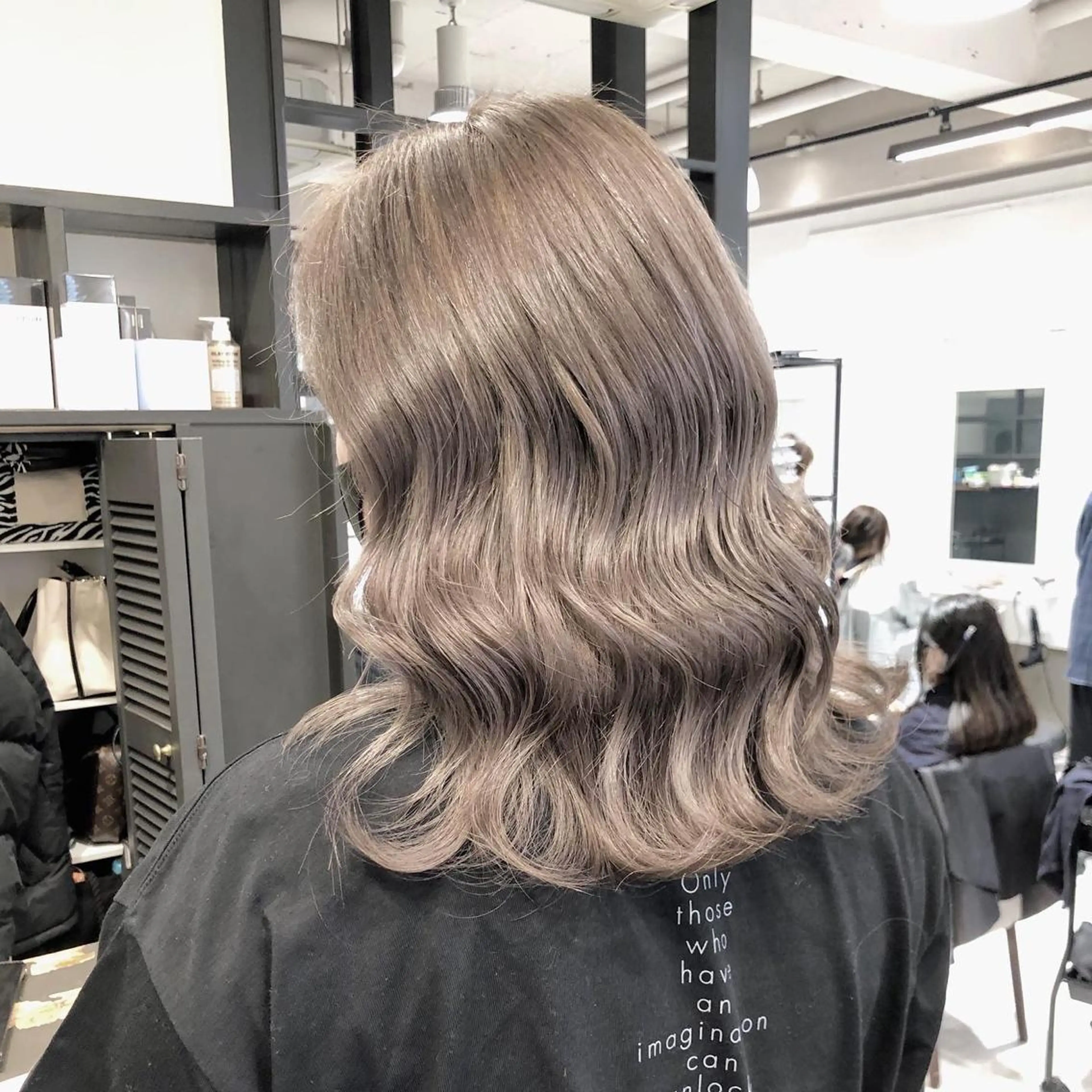 ロング カラー mimiiy梅田 中崎町ハイトーンのヘアスタイル