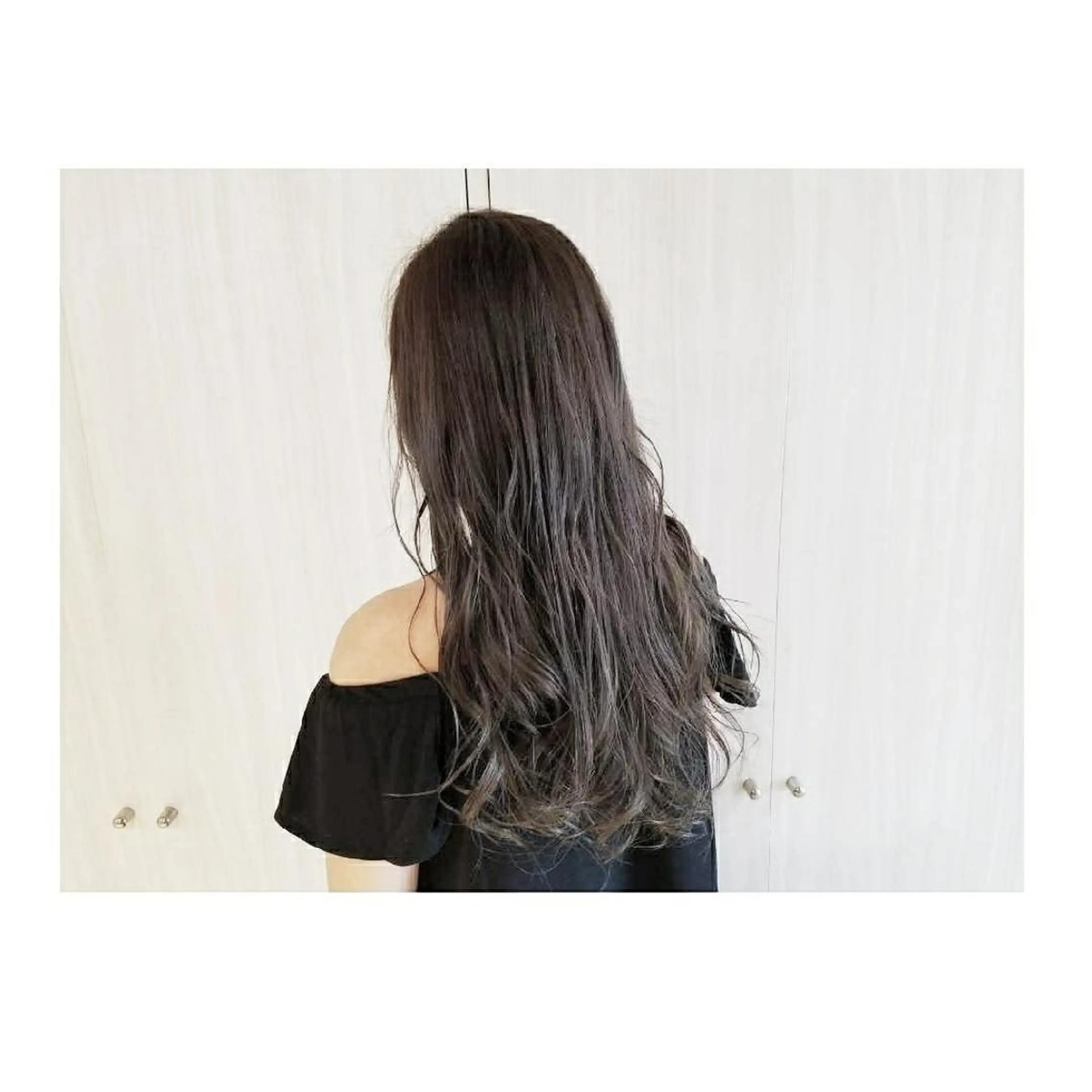 ロング カラー アッシュ 透明感カラー ダークアッシュ Luana 矢場町のヘアスタイル