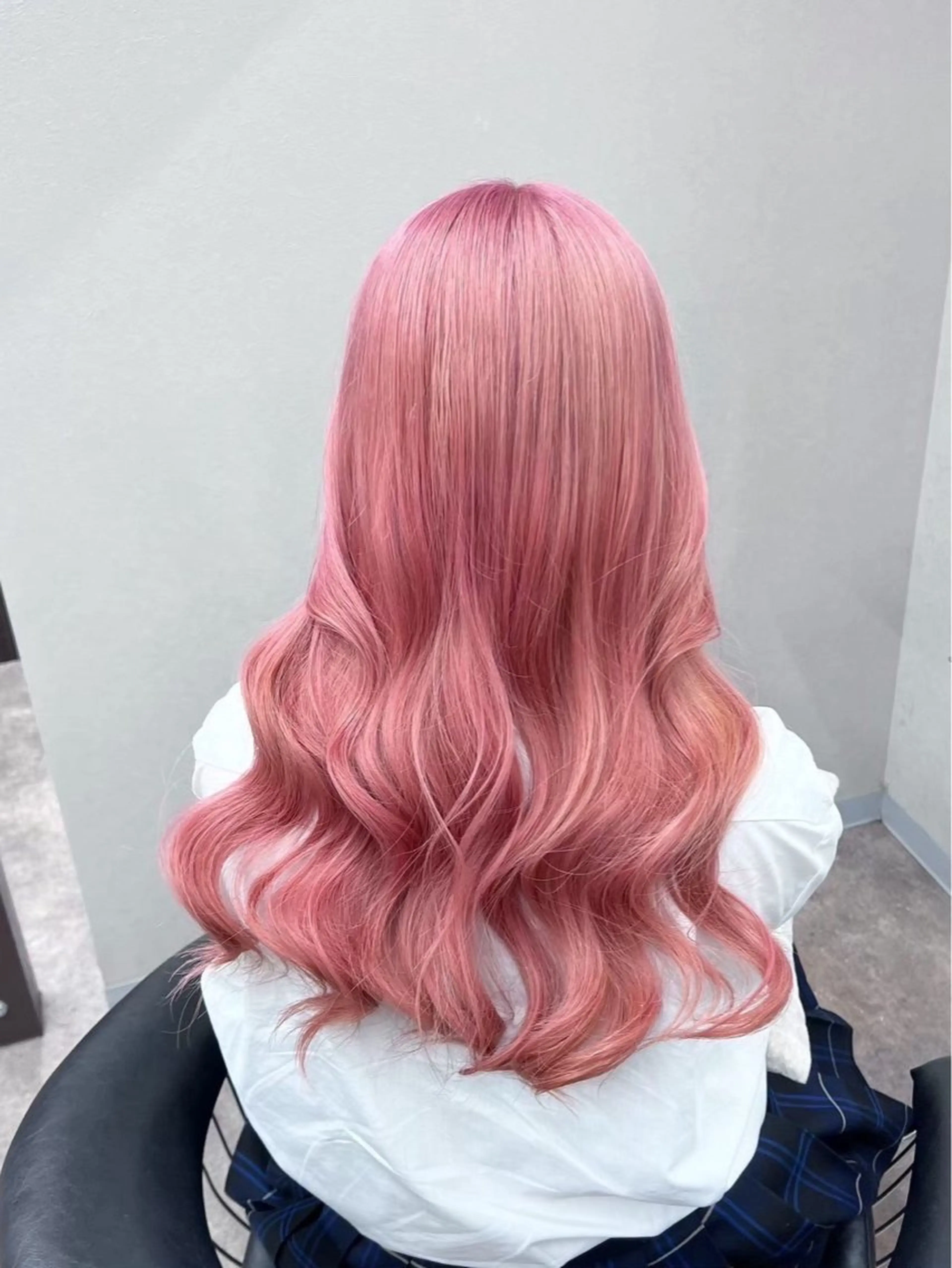 ロング ヘアカラー 青木 舞佳のヘアスタイル