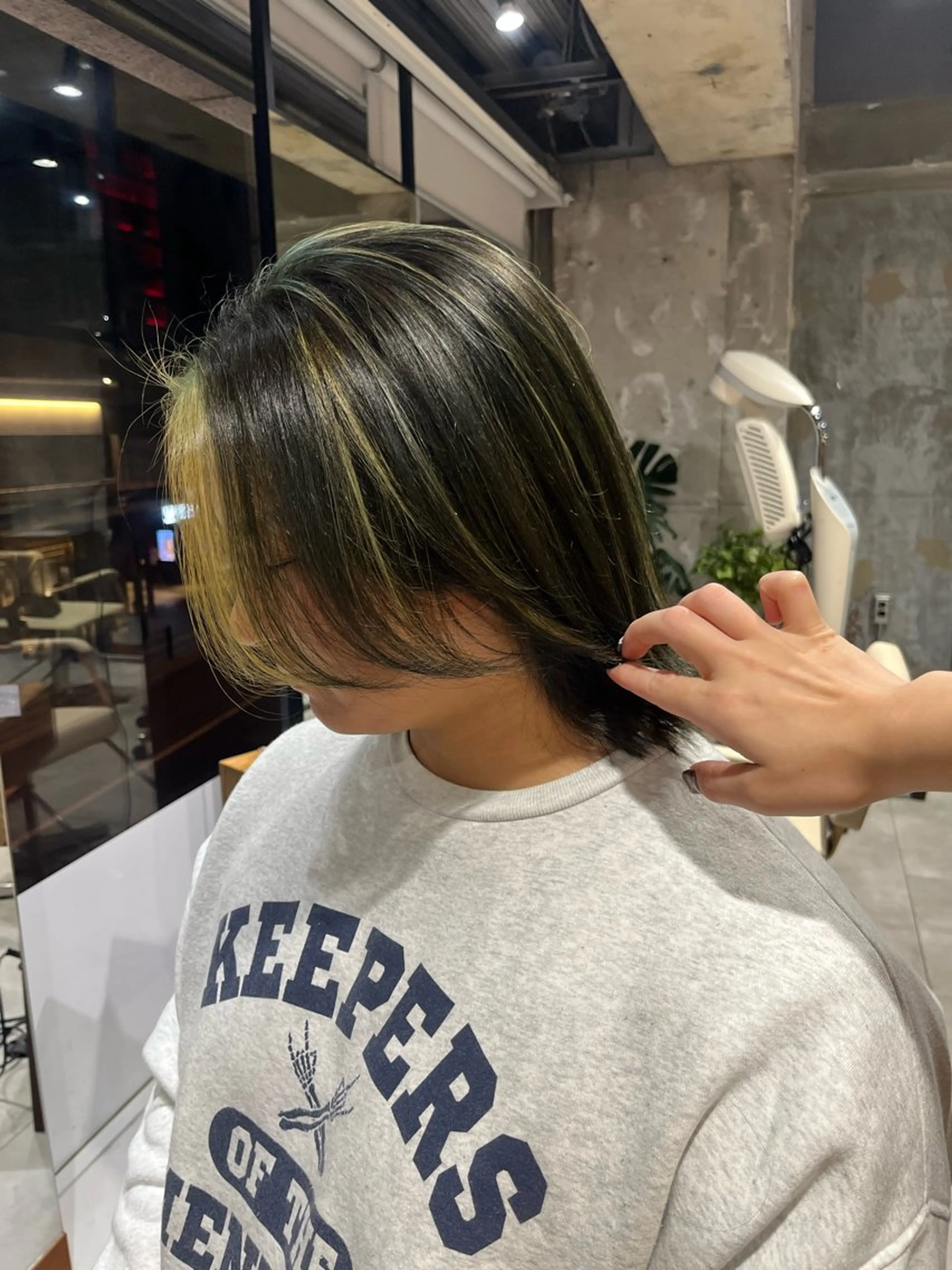 カラー ハイライトカラー ヘアカラー 相宮 優羽のヘアスタイル