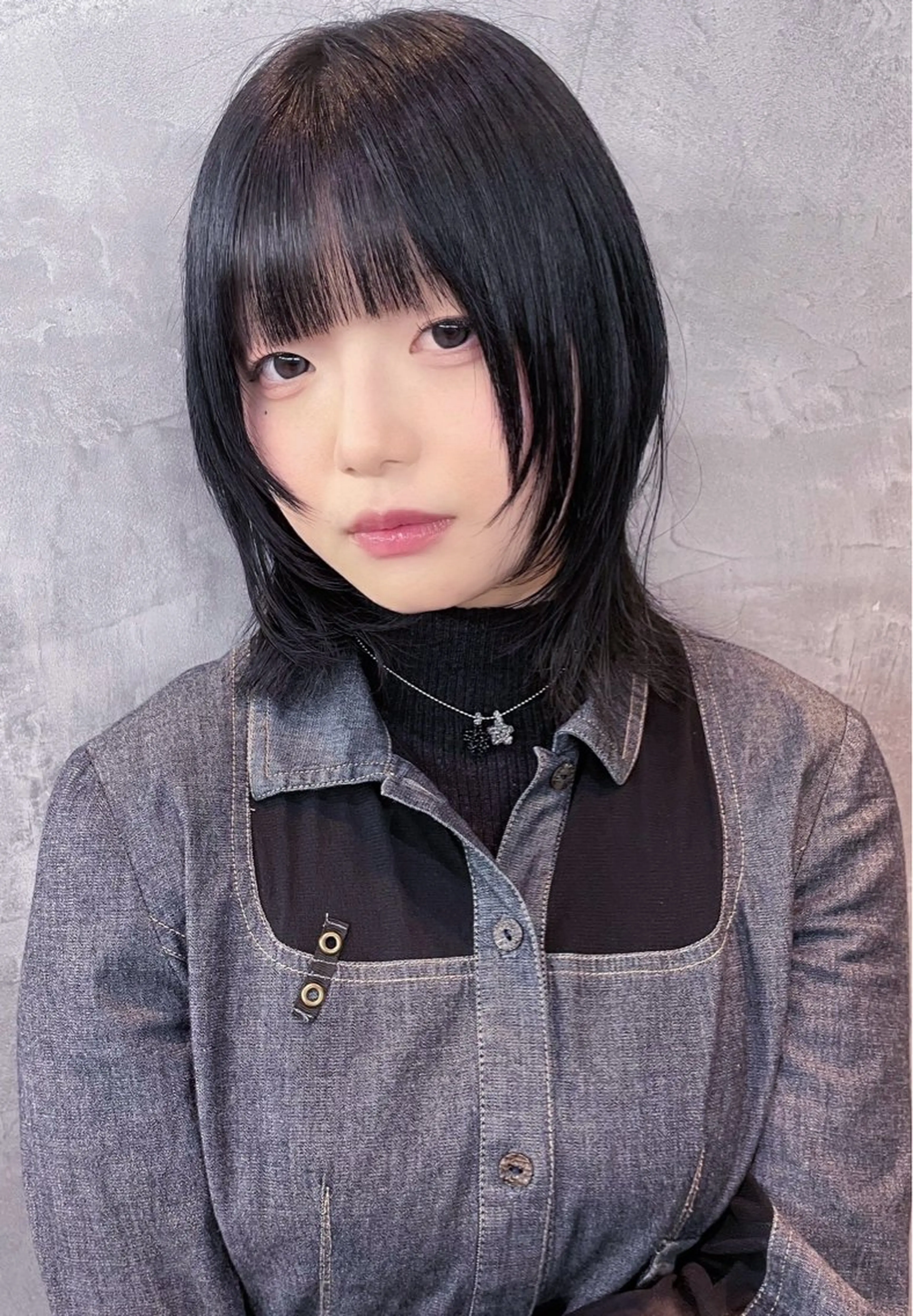 ミディアム ハッシュカット レイヤーカット カット THEDOTS所属・淀 小南津のヘアスタイル