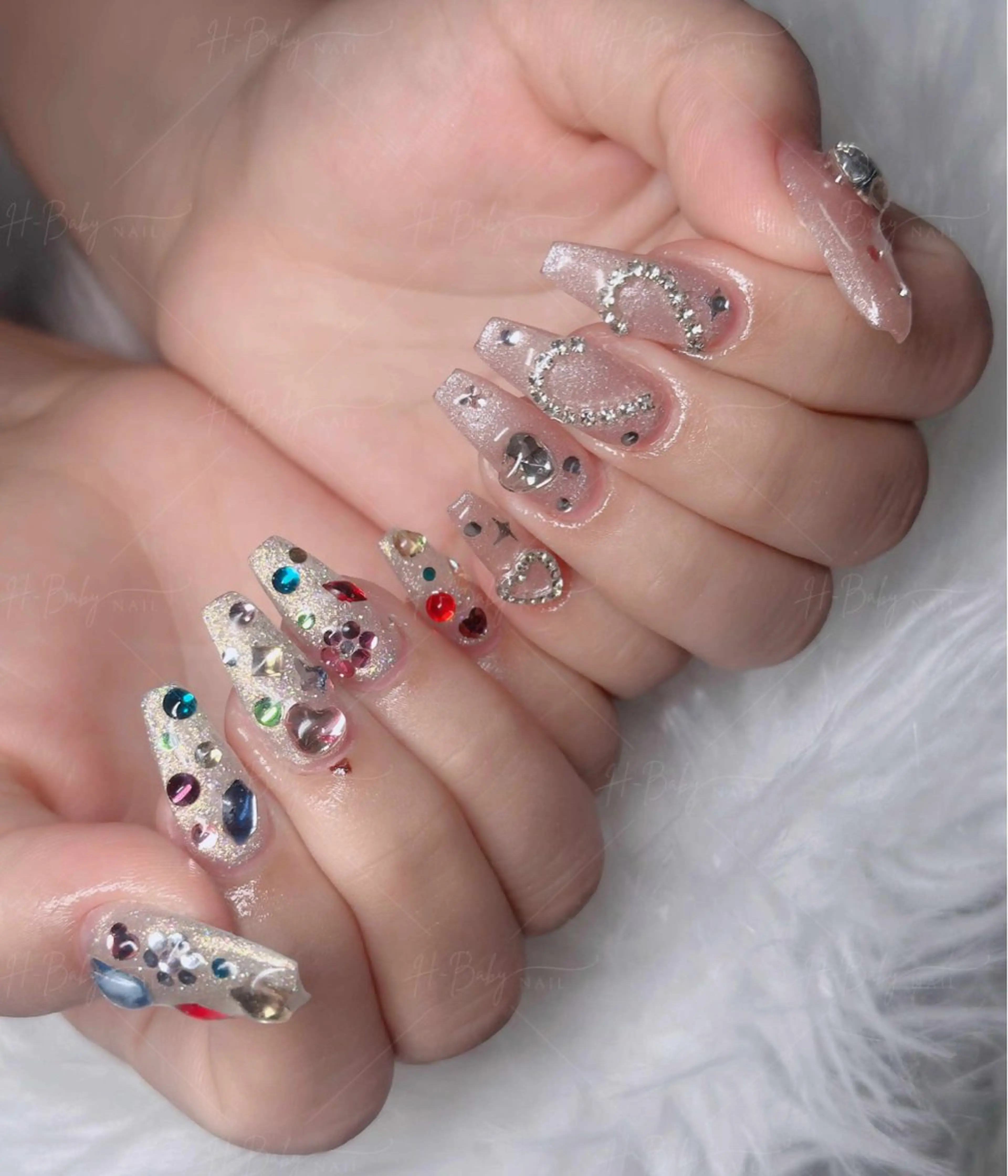 ネイル オーロラネイル フレンチネイル ジェルネイル ハロウィン キラキラネイル ハンドネイル H.baby Nail Salonのネイルデザイン