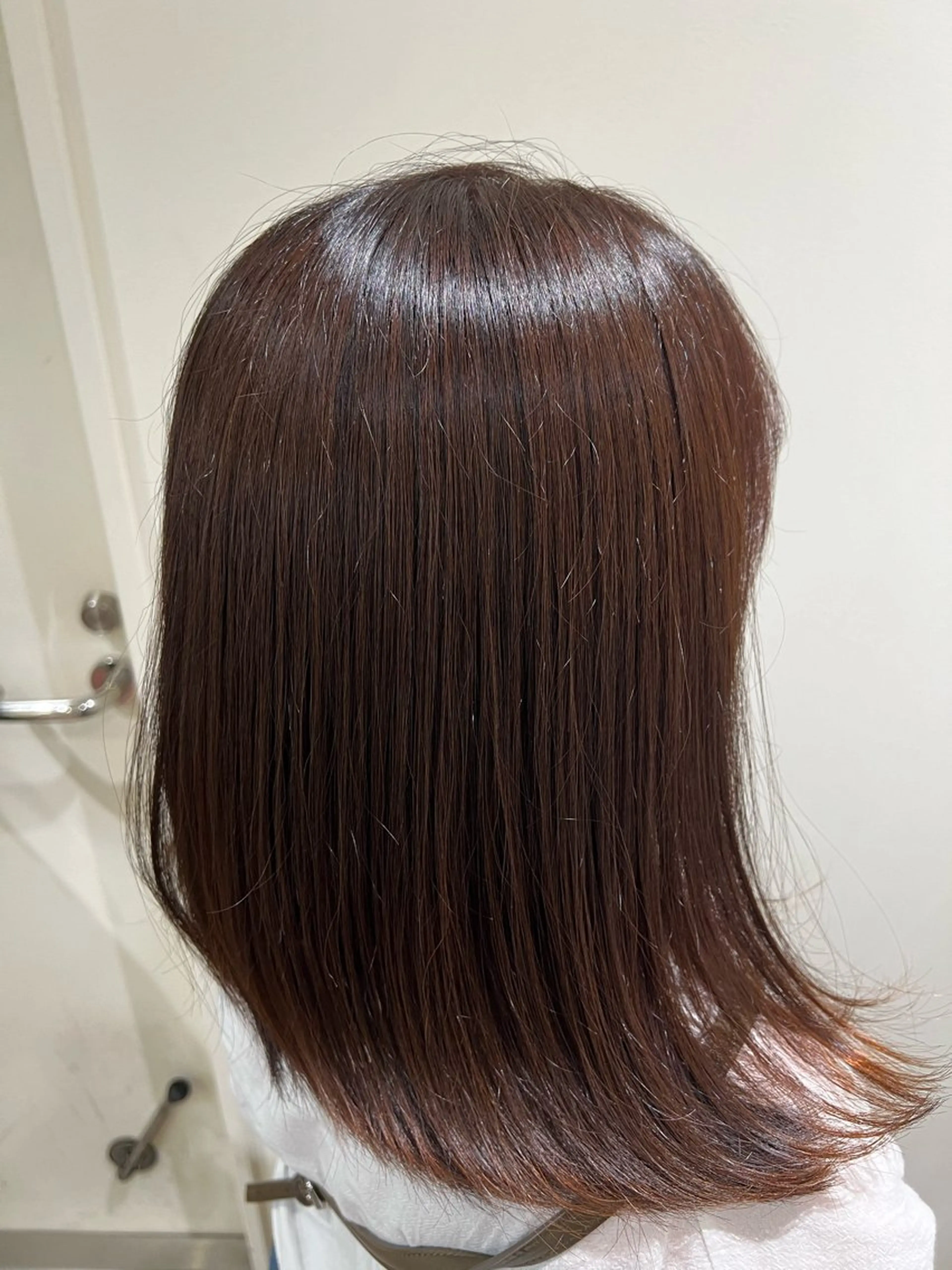 ミディアム カラー 徳浜 睦希のヘアスタイル