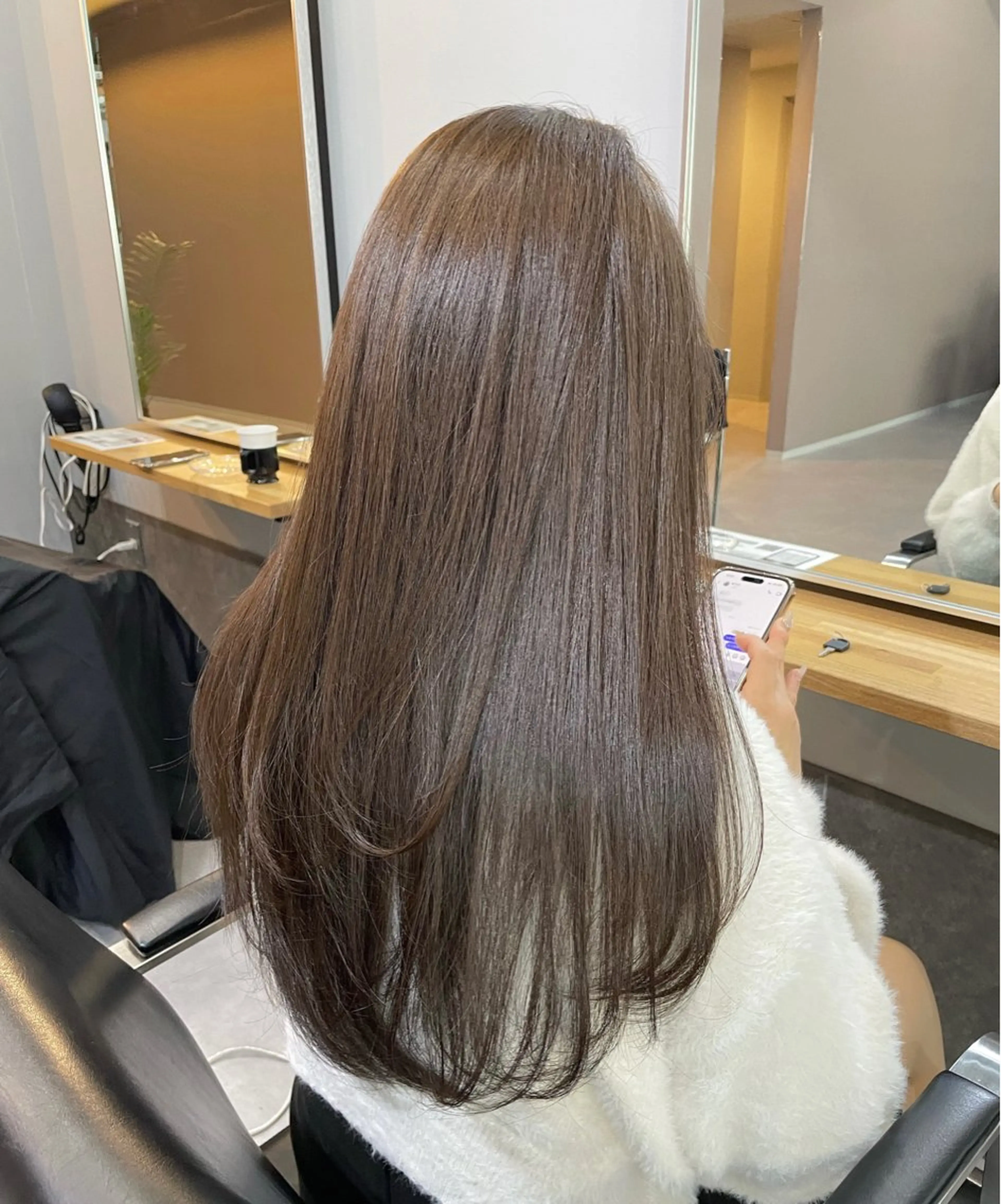 ロング カラー カット ヘアカラー トリートメント ミルクティーベージュ ❤︎レイヤー　MIAのヘアスタイル