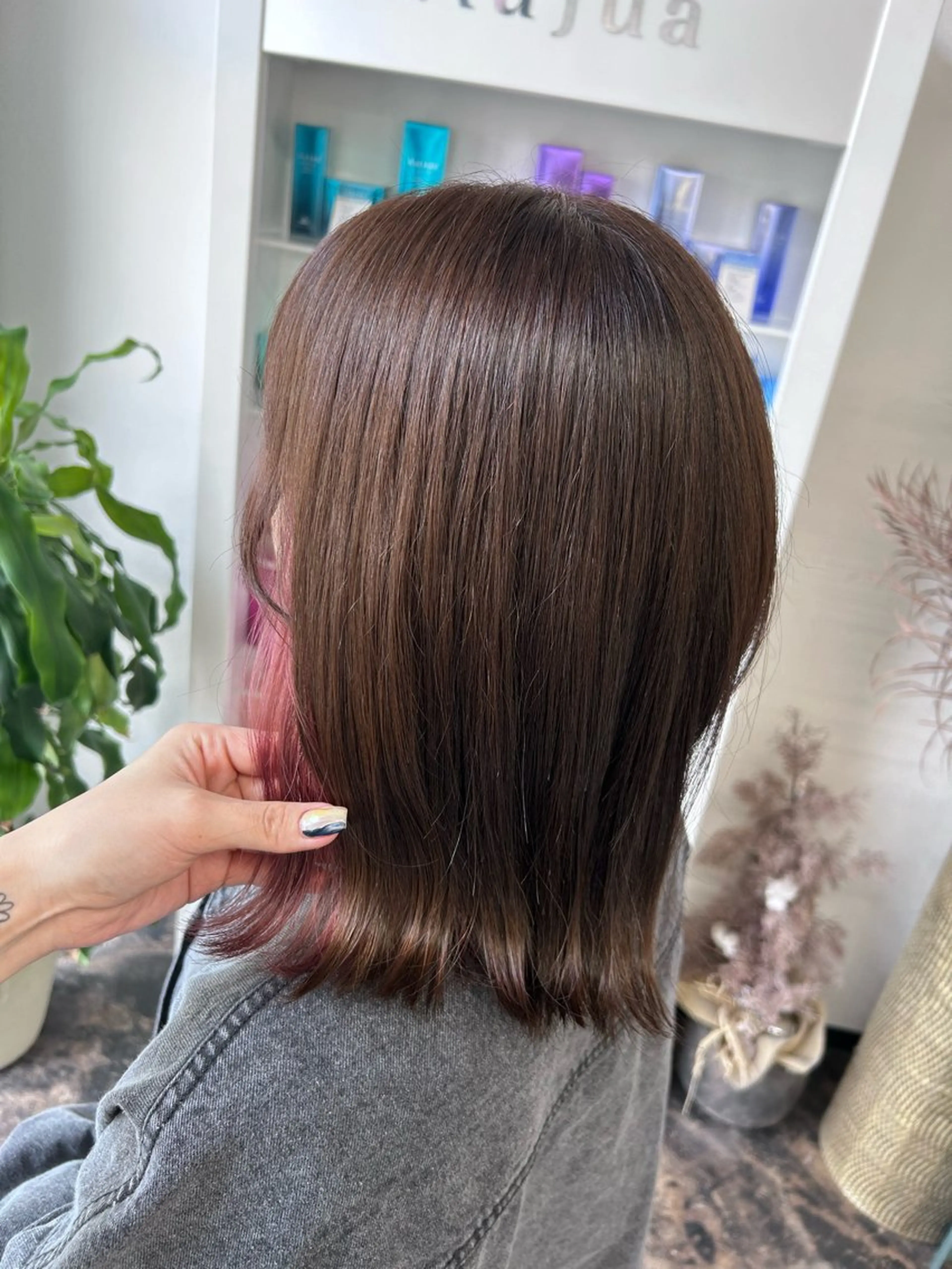 ミディアム カラー イヤリングカラー ピンクカラー ヘアカラー sol. ayakaのヘアスタイル