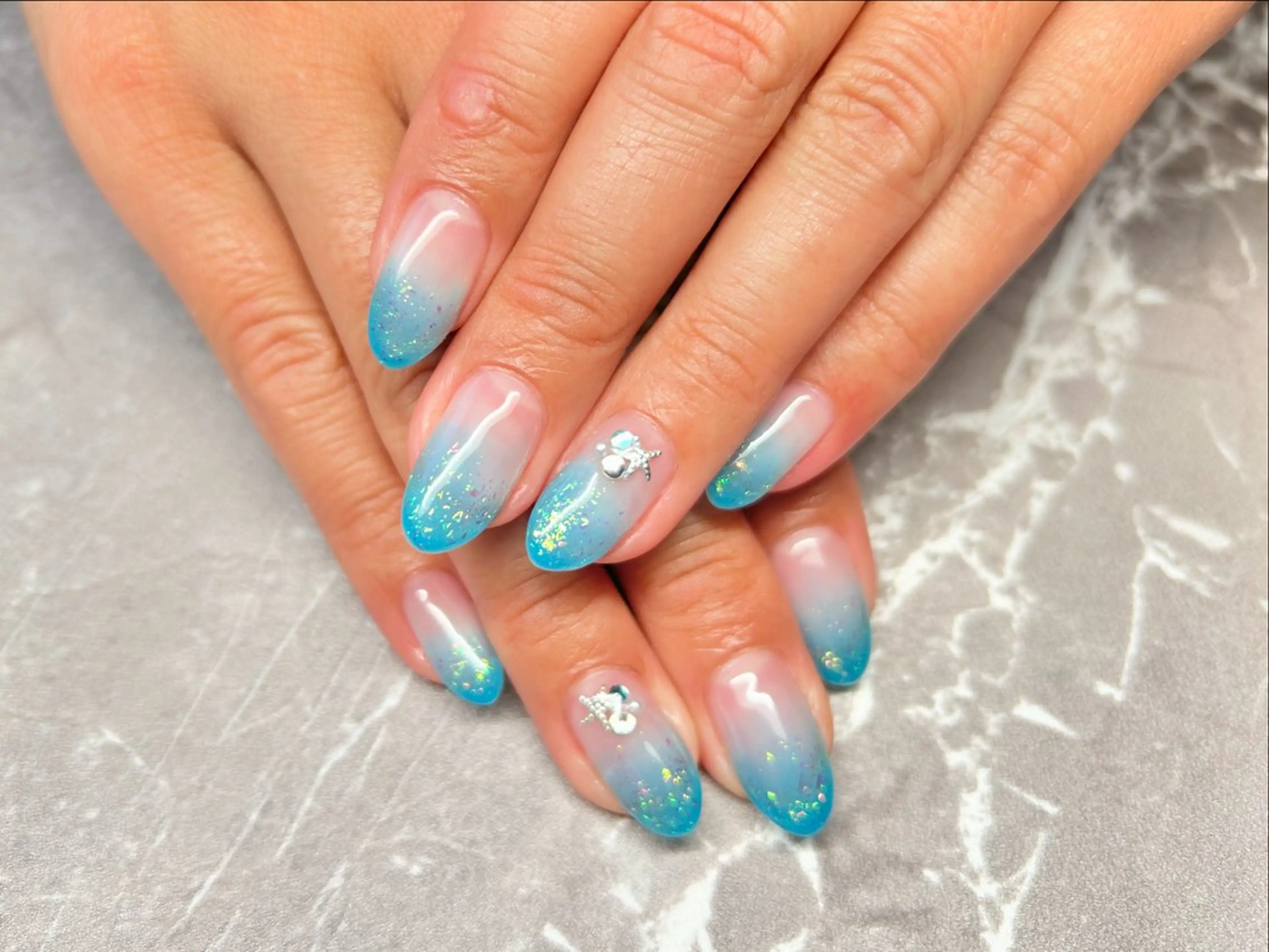 ネイル オーロラネイル Lisa’s Salonのネイルデザイン