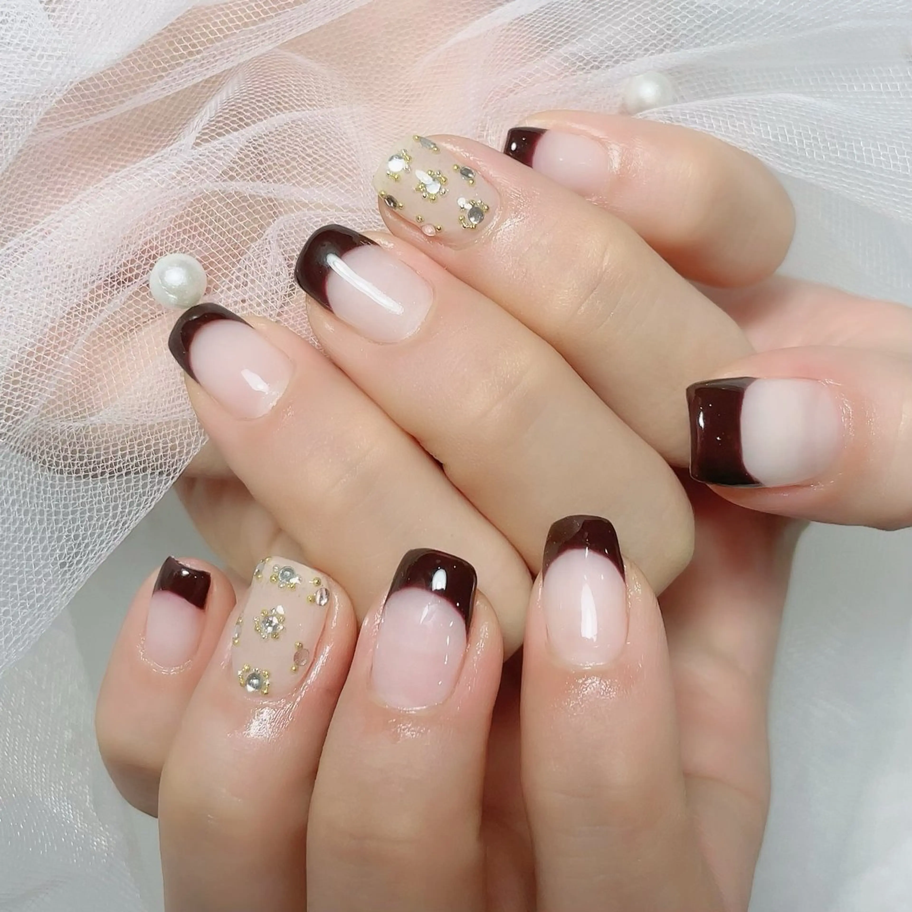ネイル フレンチネイル キラキラネイル ハンドネイル SARA _nailのネイルデザイン