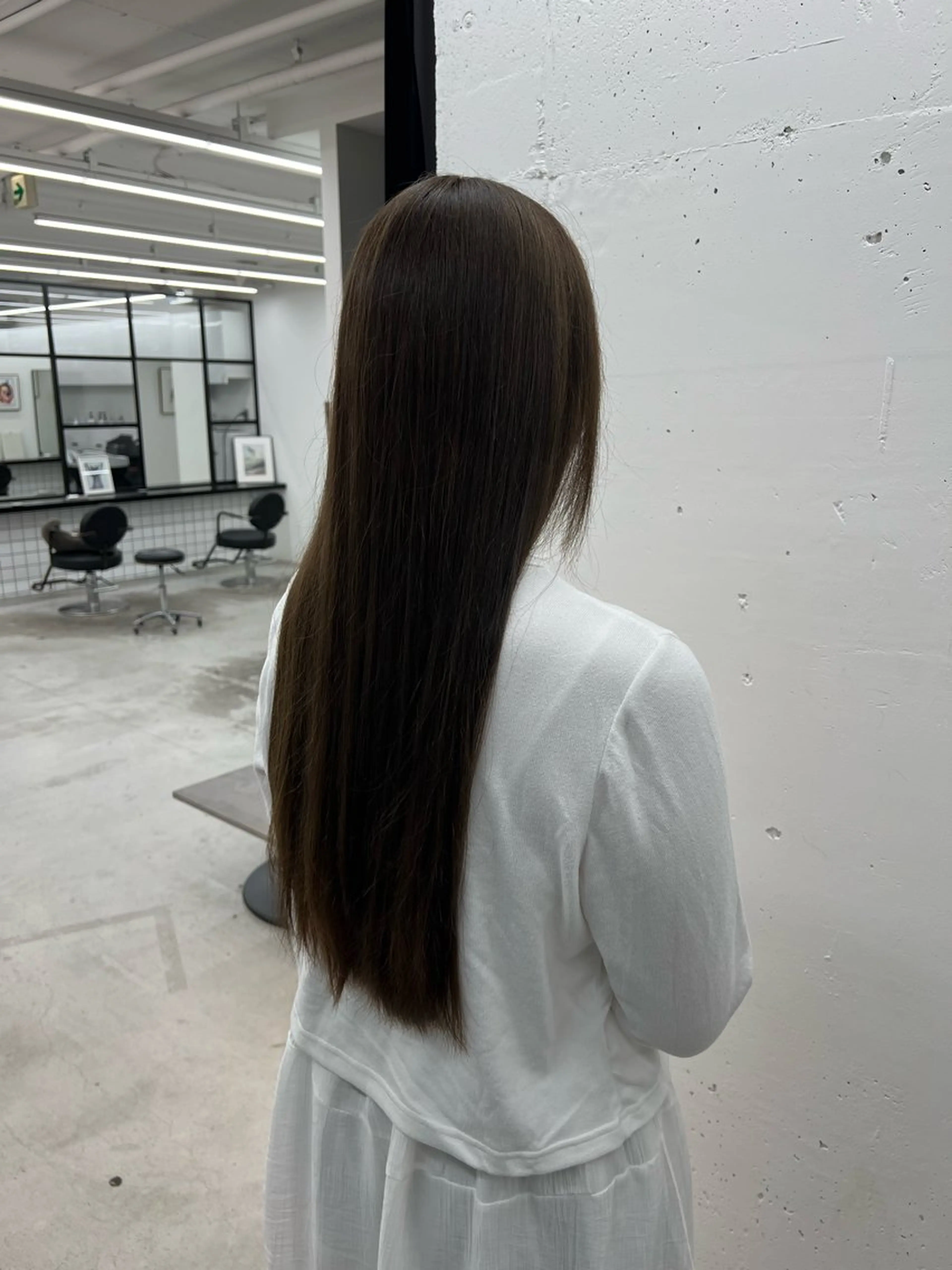 ロング カラー ベージュカラー ブリーチ ブラウンカラー 透明感カラー オリーブベージュ ヘアカラー トリートメント あすか JILLSTUDIOのヘアスタイル