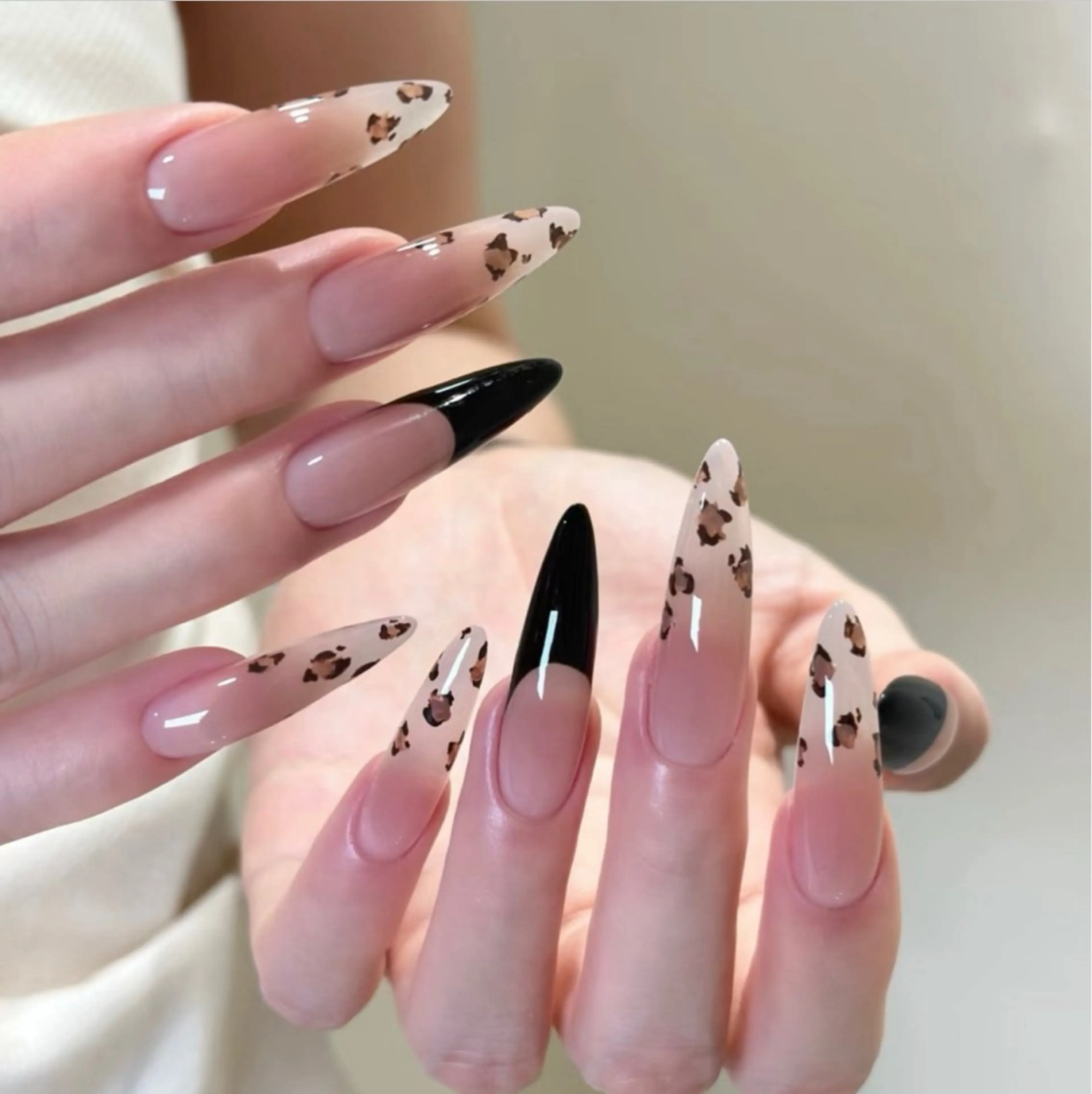 ネイル ハンドネイル HIN NAILのネイルデザイン