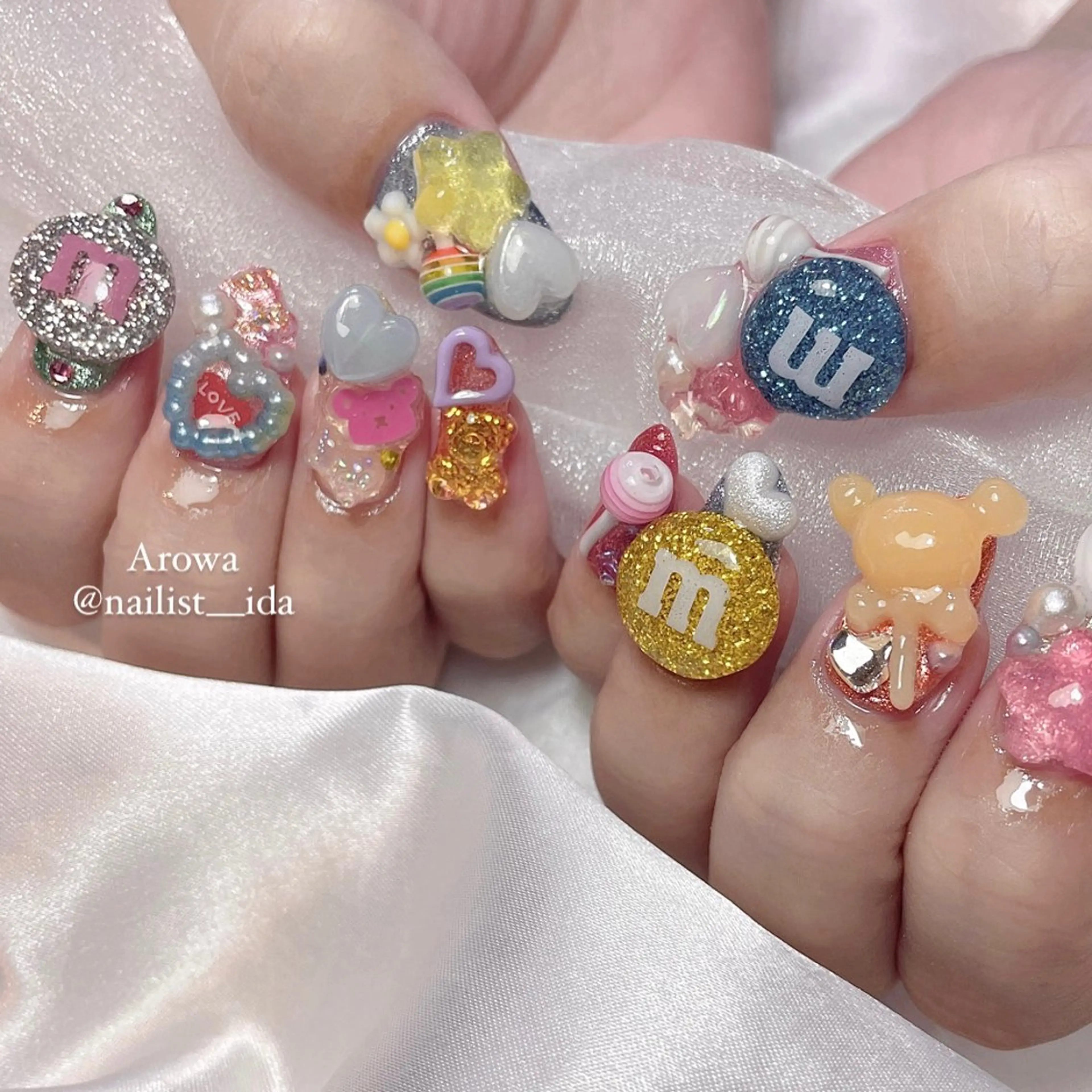 ネイル 持ち込み Arowa 伊田のネイルデザイン