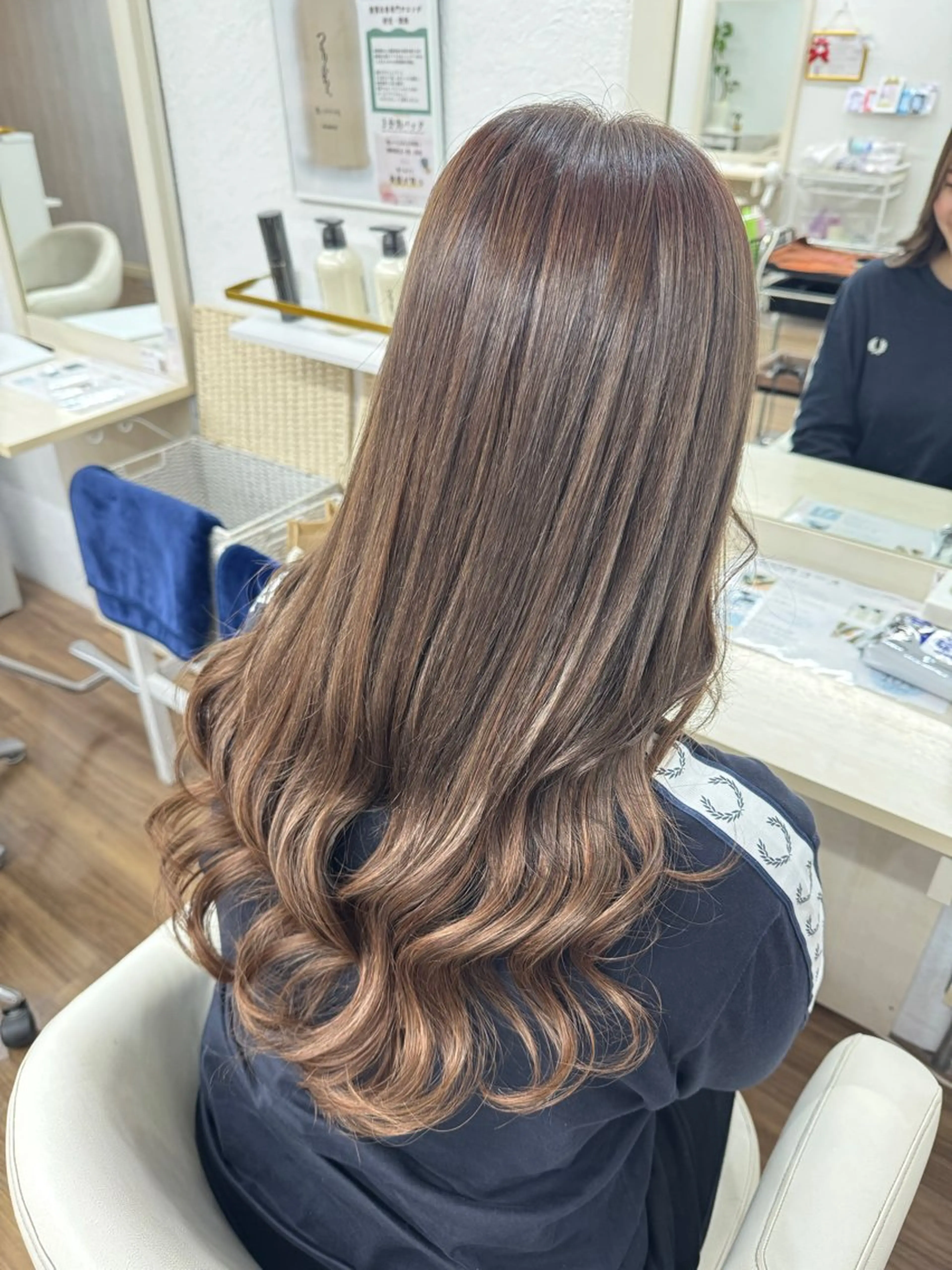 ロング カラー ブリーチ ブラウンカラー ボブ エクステ ロング ヘアカラー トリートメント エクステ GLOSS 心斎橋 山上のヘアスタイル