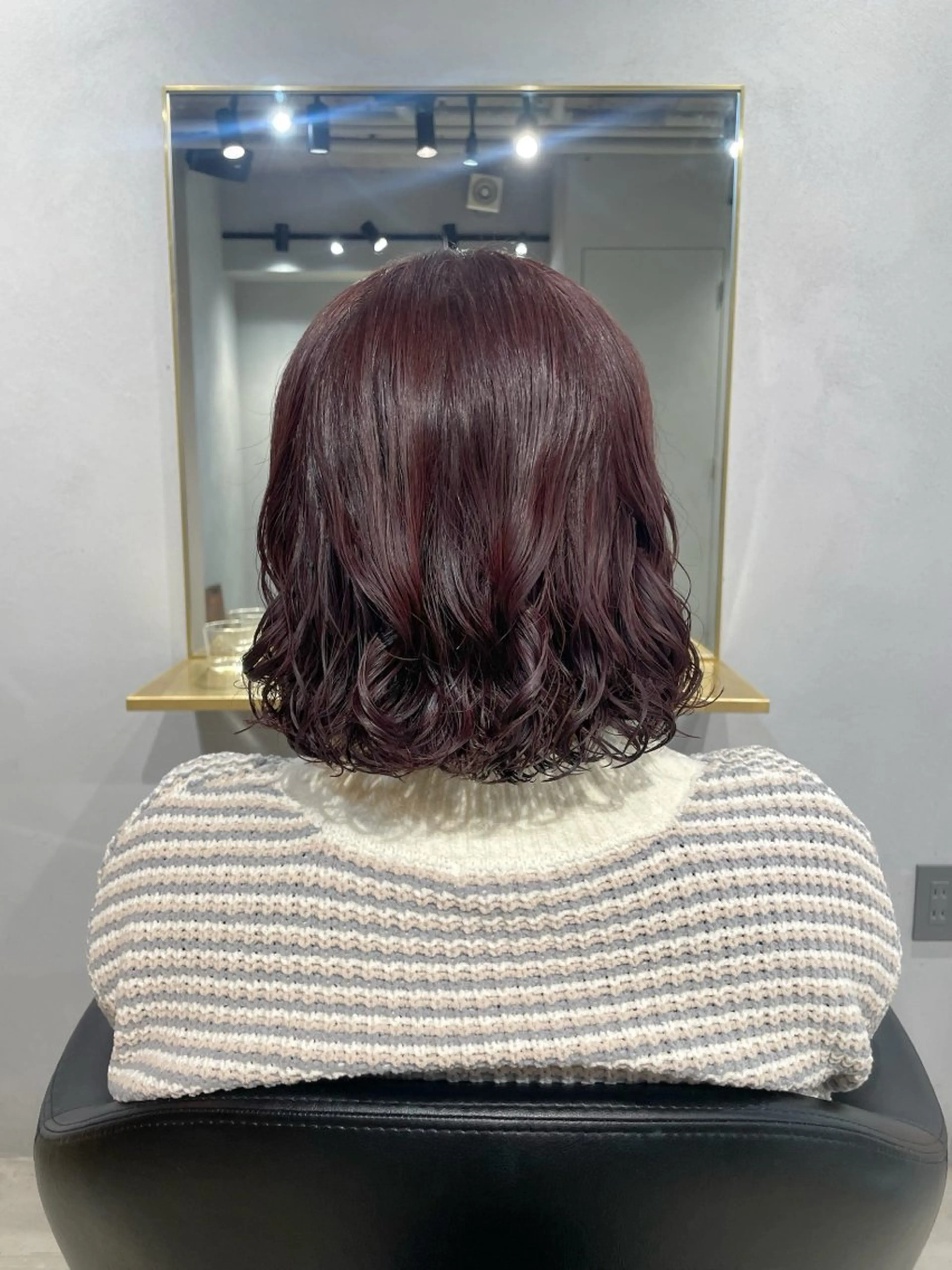 ミディアム カラー パーマ ミディアムパーマ ブラウンカラー レッドカラー レッドブラウン ボブ カット ヘアカラー パーマ トリートメント 【arc】Ruri コテ巻き風パーマのヘアスタイル