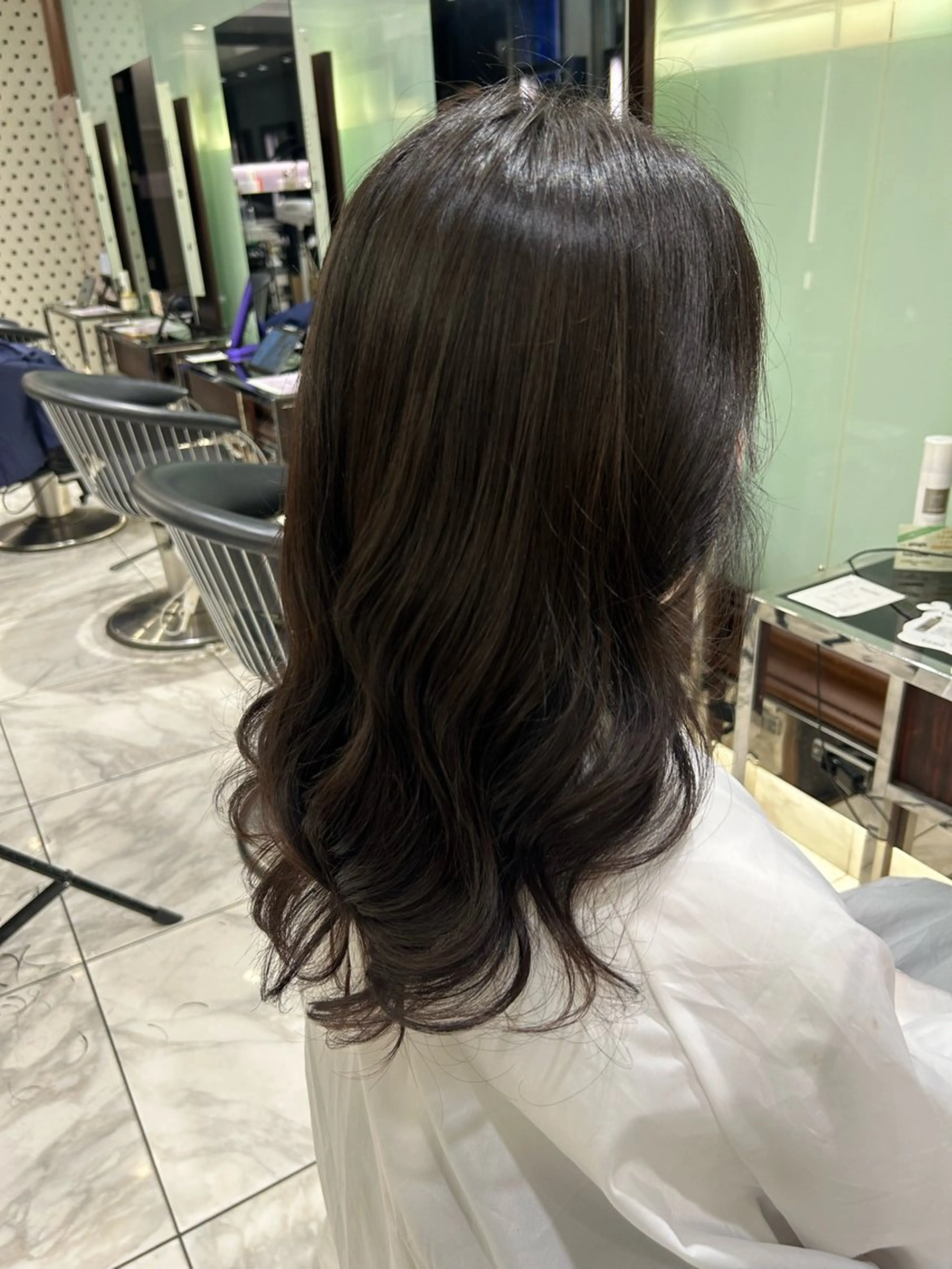 セミロング パーマ カット パーマ 垢抜けヘア 韓国ヘア銀座近下菜央のヘアスタイル