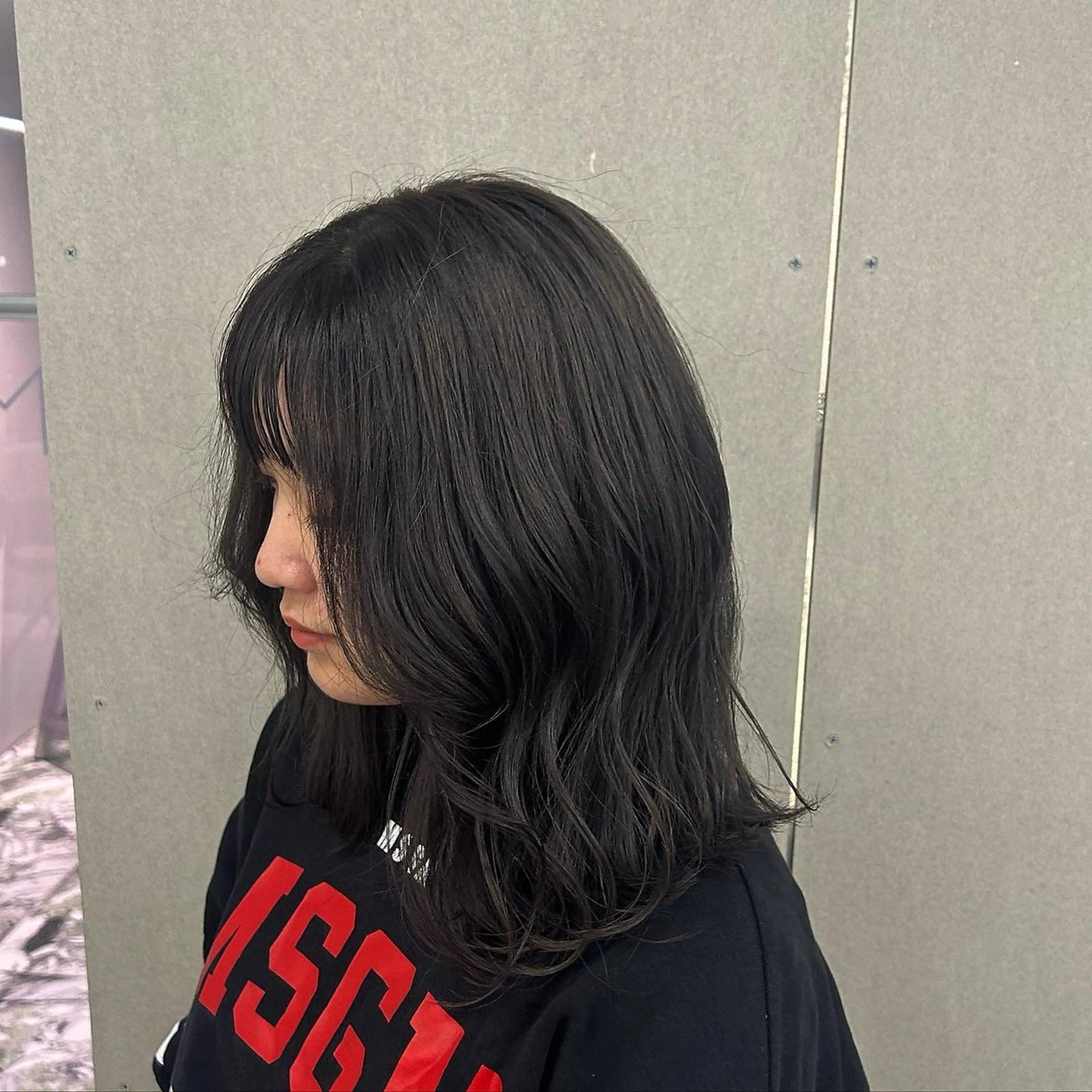 セミロング カラー 透明感カラー ハイトーンカラー 寺澤 花梨のヘアスタイル