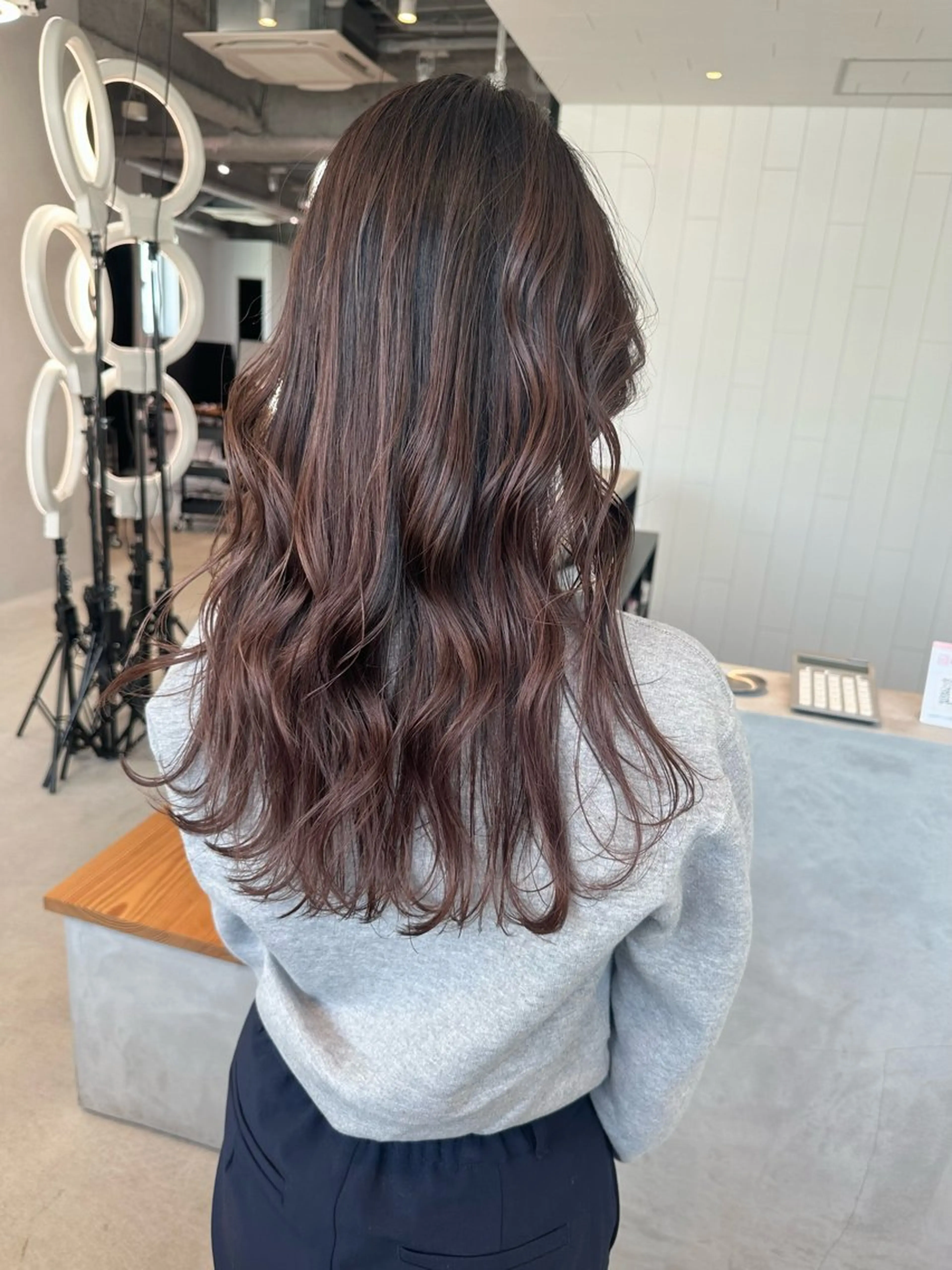 セミロング 髪質改善 レイヤーカット 海外ヘアー 山村拓士のヘアスタイル