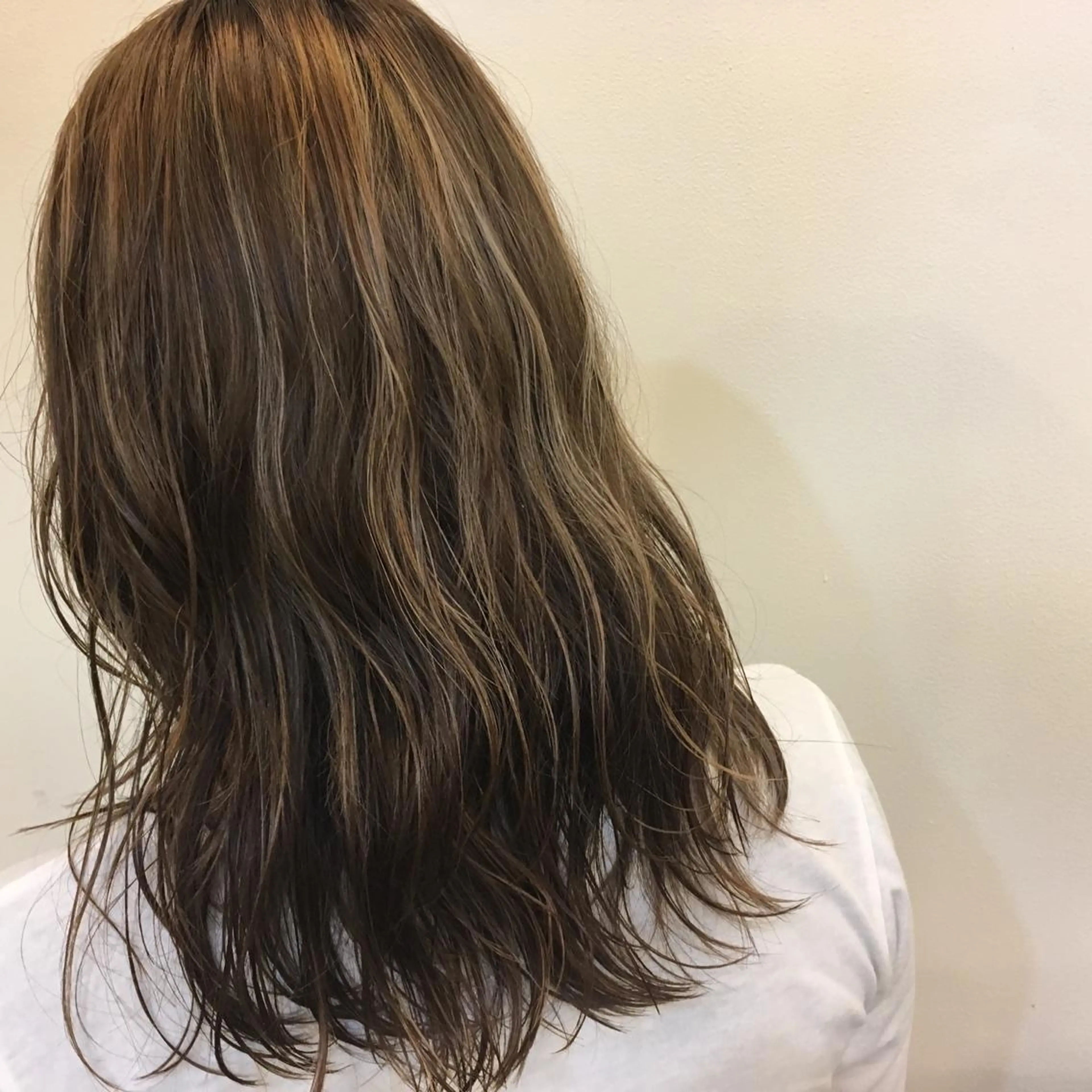 ロング カラー RINA🧤 デザインとボブのヘアスタイル