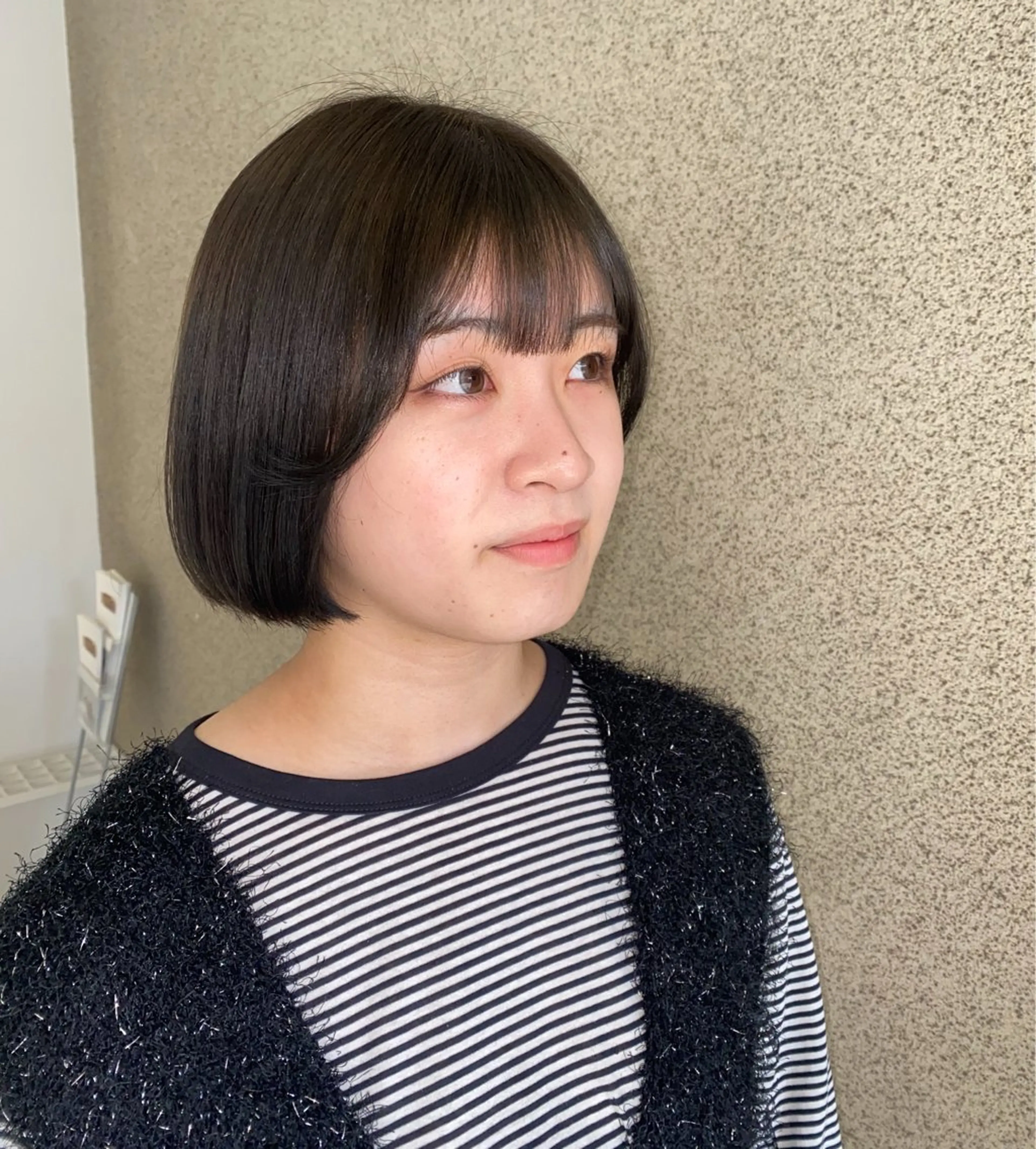 ショート カラー 透明感カラー オリーブカラー Alter所属・. MANAのヘアスタイル