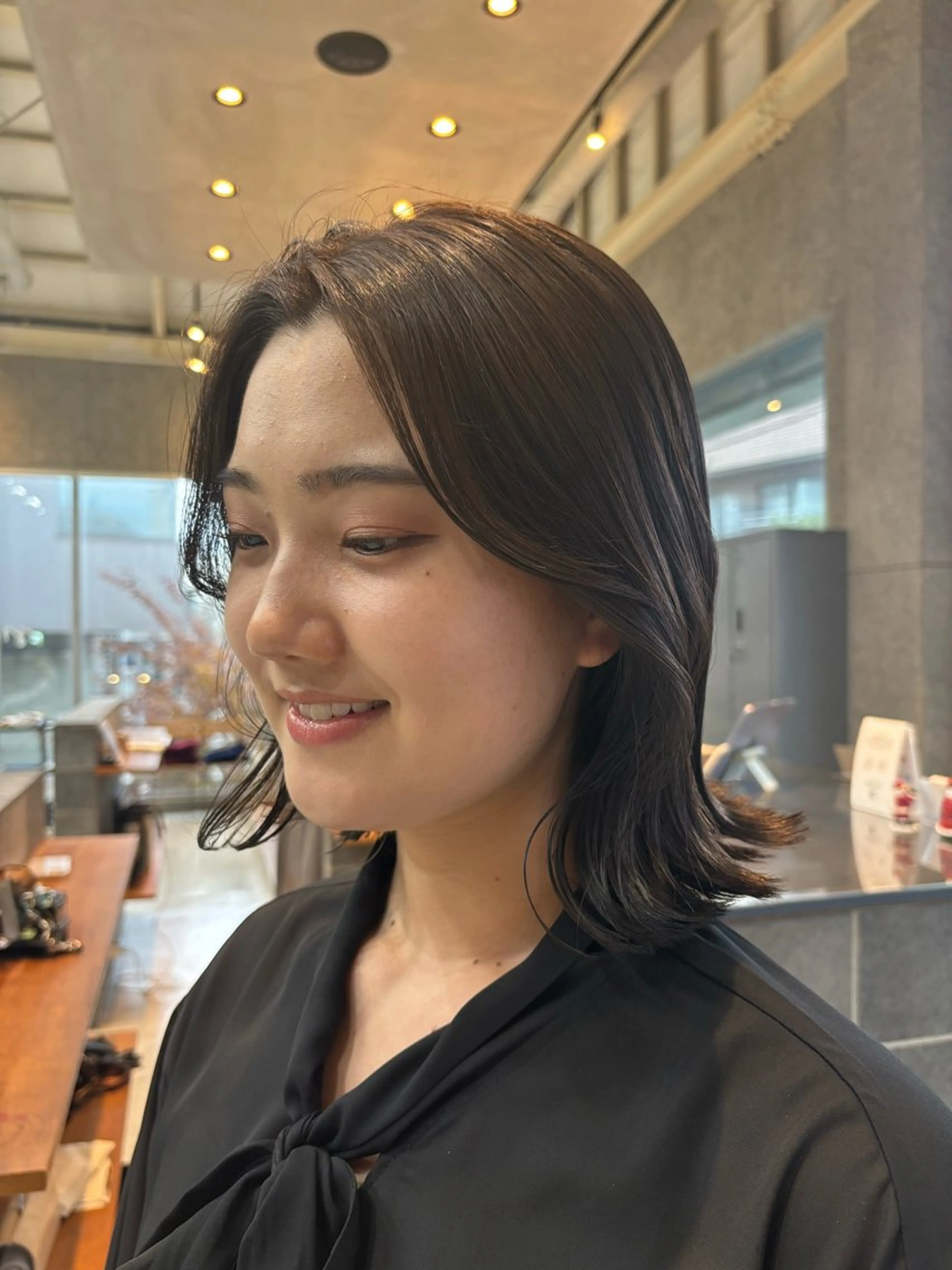 ショート カラー パーマ ヘアアレンジ くびれヘア 顔まわりレイヤー レイヤーカット カット ヘアカラー トリートメント ヘッドスパ ヘアセット 押切 響 のヘアスタイル