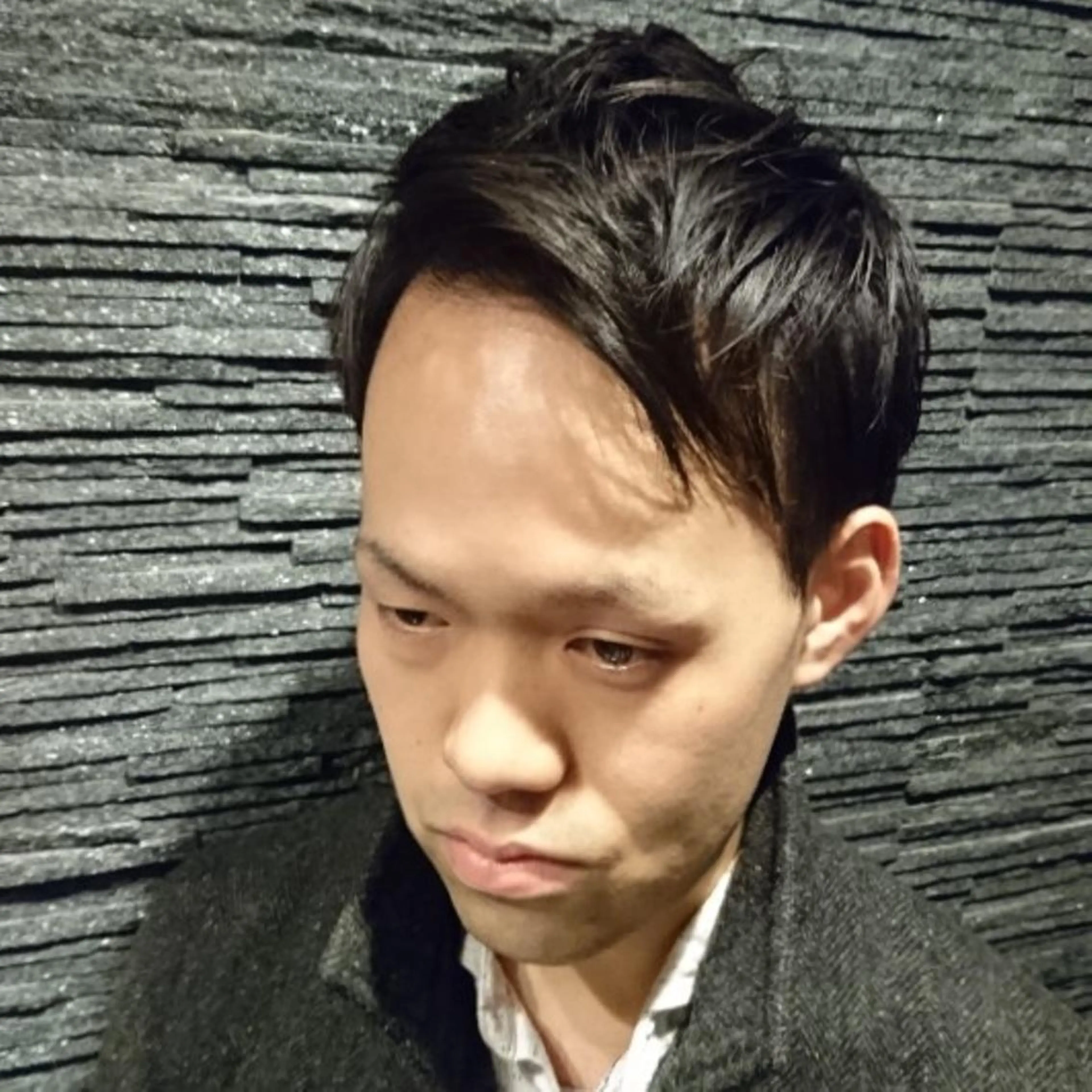 ミディアム BroTokyo 有楽町アシスタントのヘアスタイル