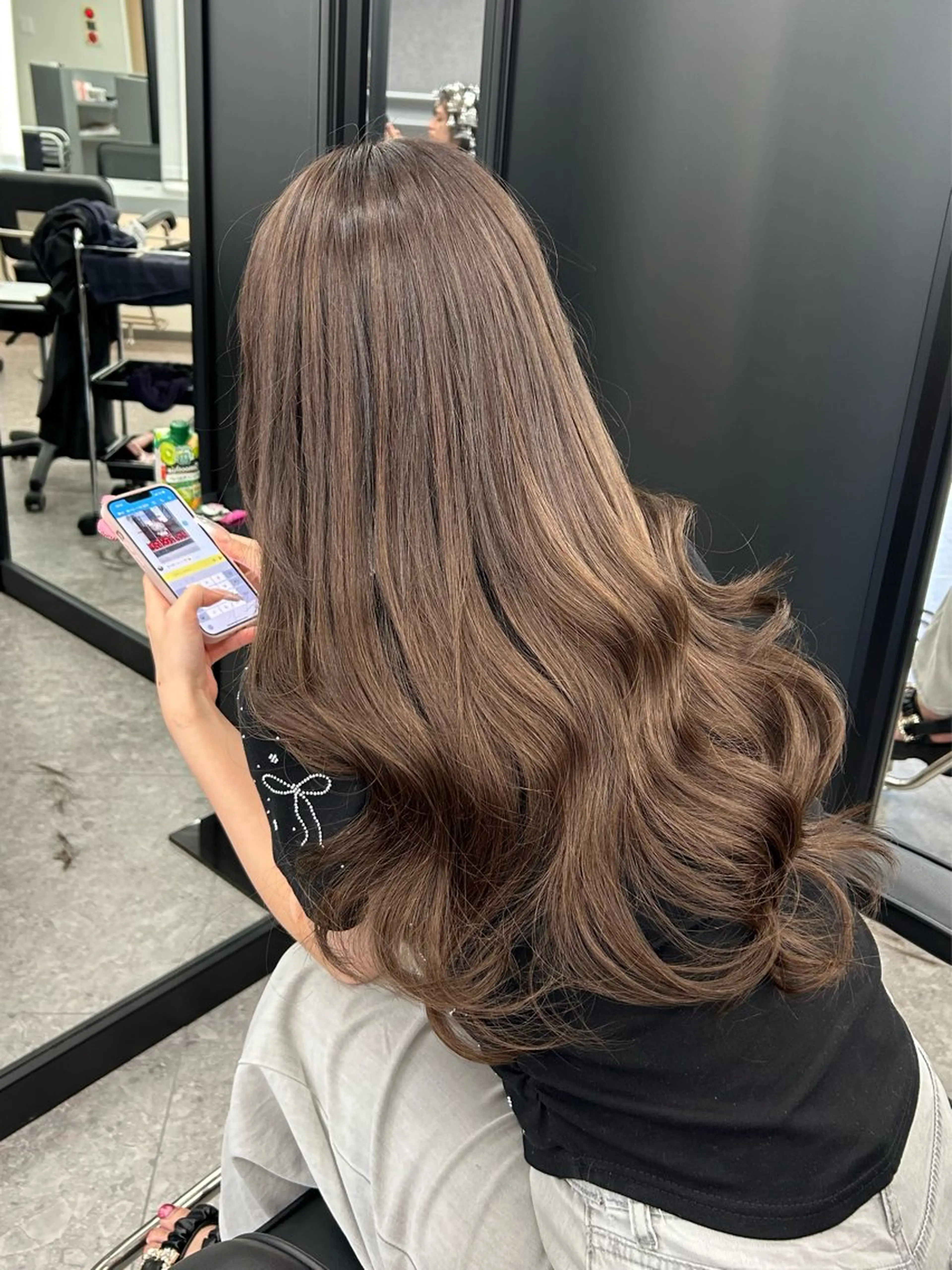 ロング カラー ブラウンカラー エクステ ヘアカラー エクステ LANDS所属・nanaka 🤍韓国ワンホンヘアのヘアスタイル