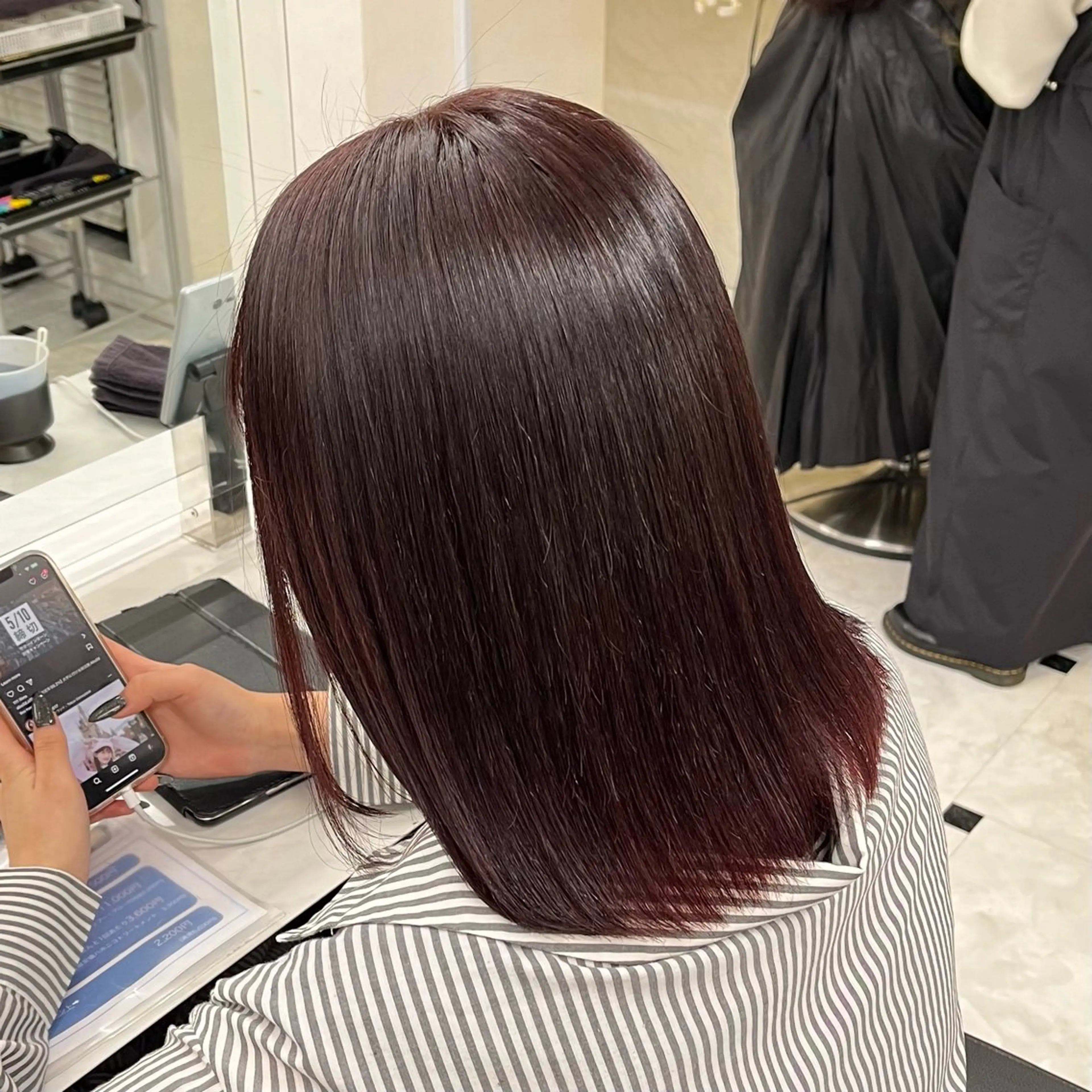 セミロング カラー ヘアアレンジ 🍒透明感カラー🌨 🥕ハイトーンカラーのヘアスタイル