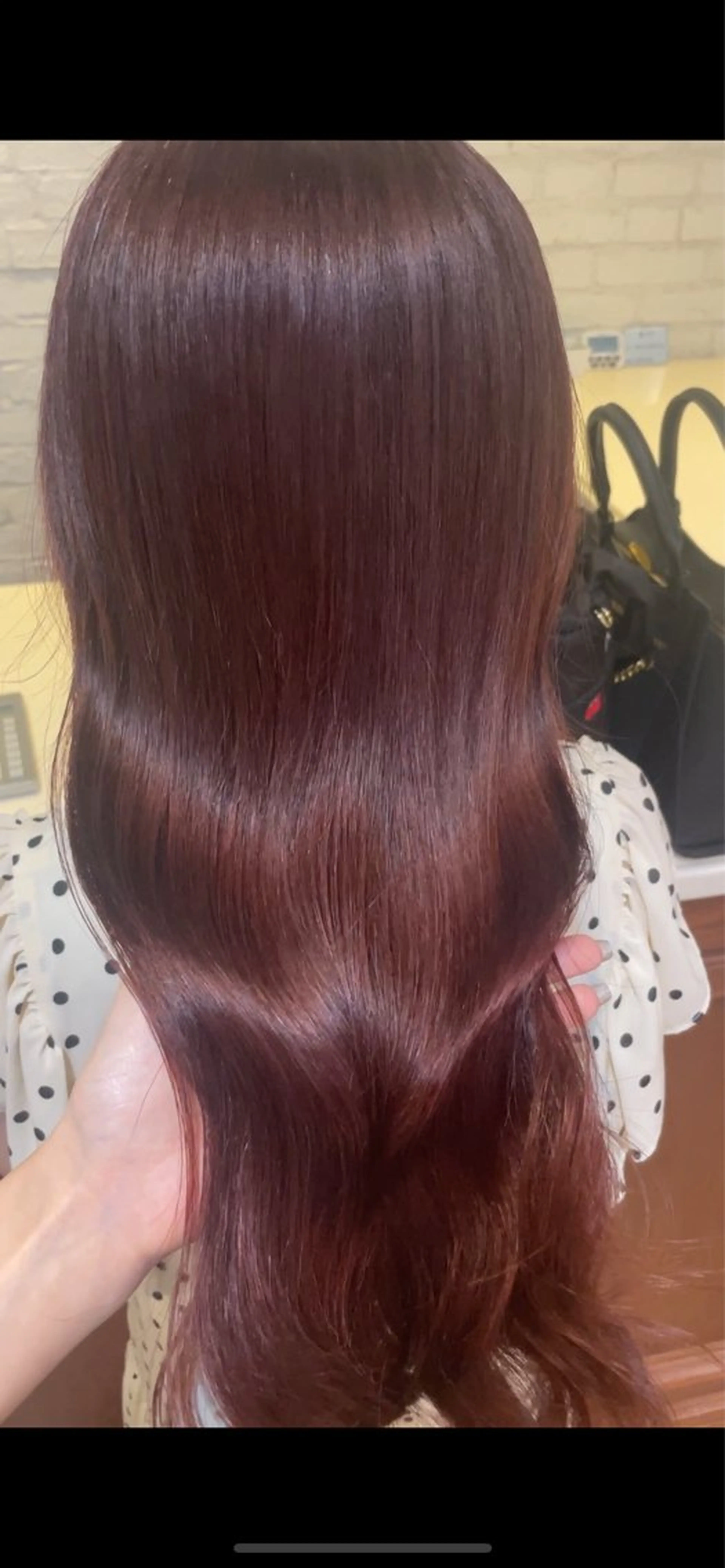 ロング カラー ブリーチ ボルドーカラー カシス ブリーチなしカラー ピンクカラー カット ヘアカラー トリートメント BEBE所属・ブリーチなし 透明感カラーKANAのヘアスタイル