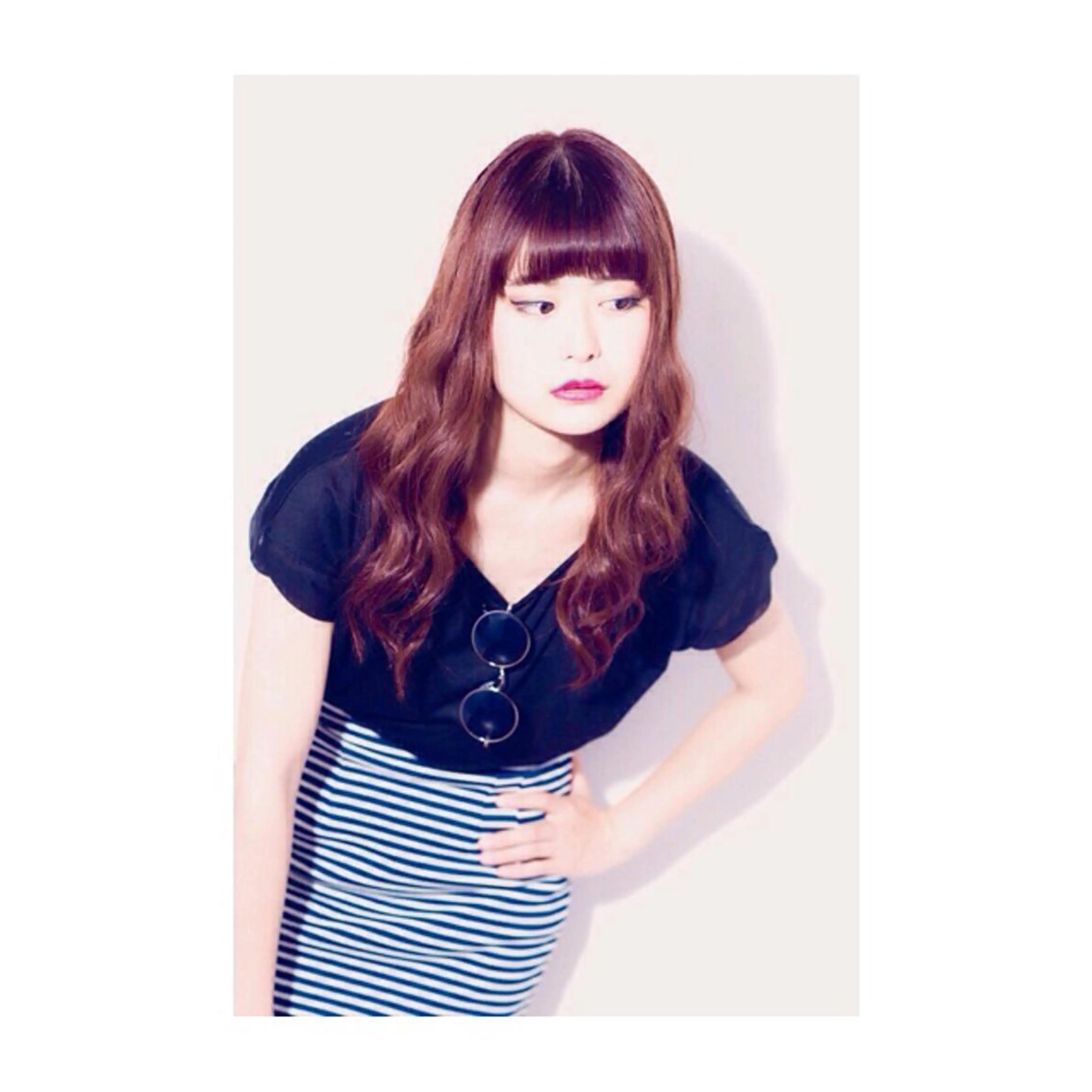 セミロング ロング カラー パーマ アオガミ （前髪顔周りカット）のヘアスタイル