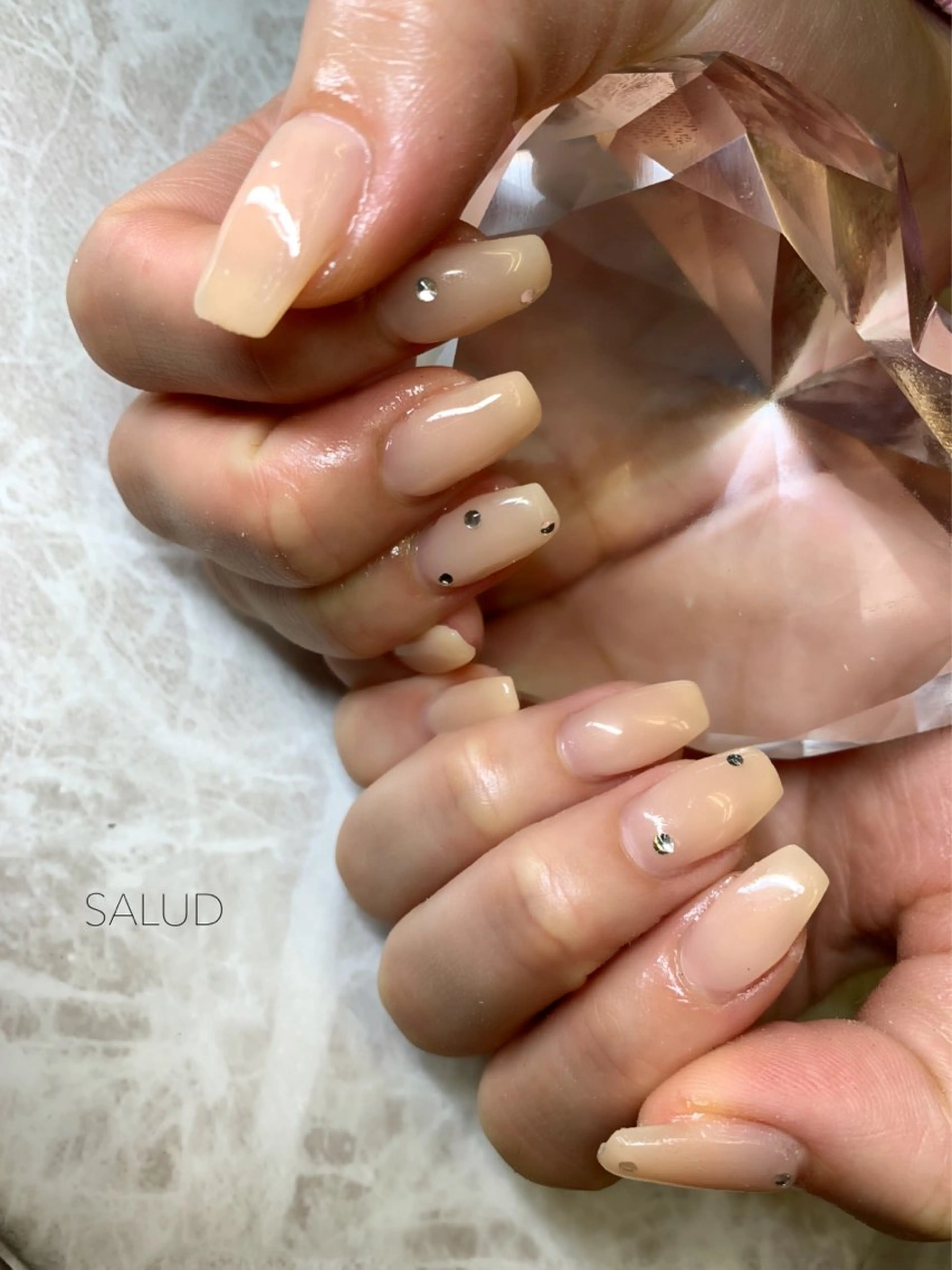 ネイル ストーンネイル ハンドネイル Nail Salon SALUDのネイルデザイン