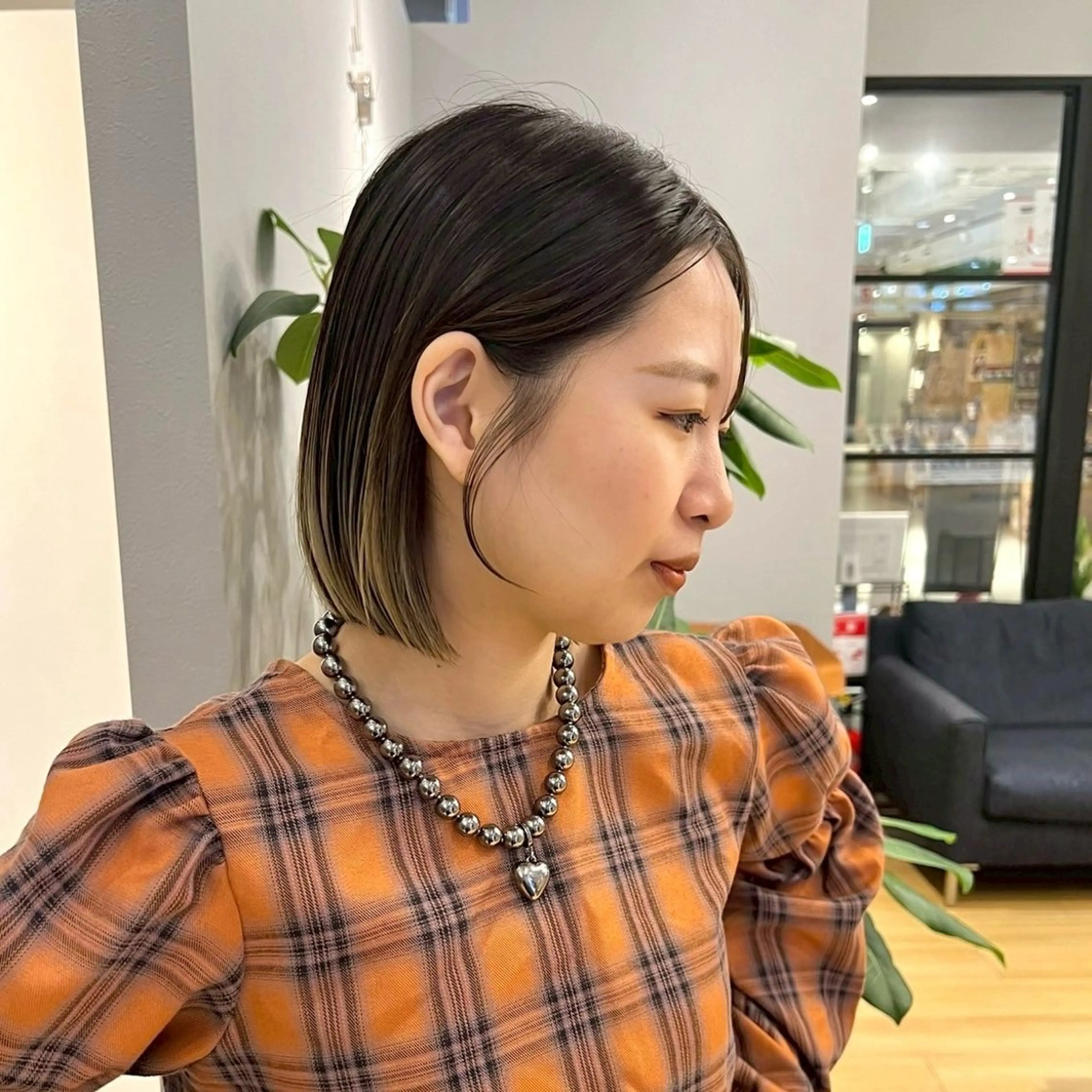 ミディアム 吉岡美音 GIEN NU茶屋町のヘアスタイル