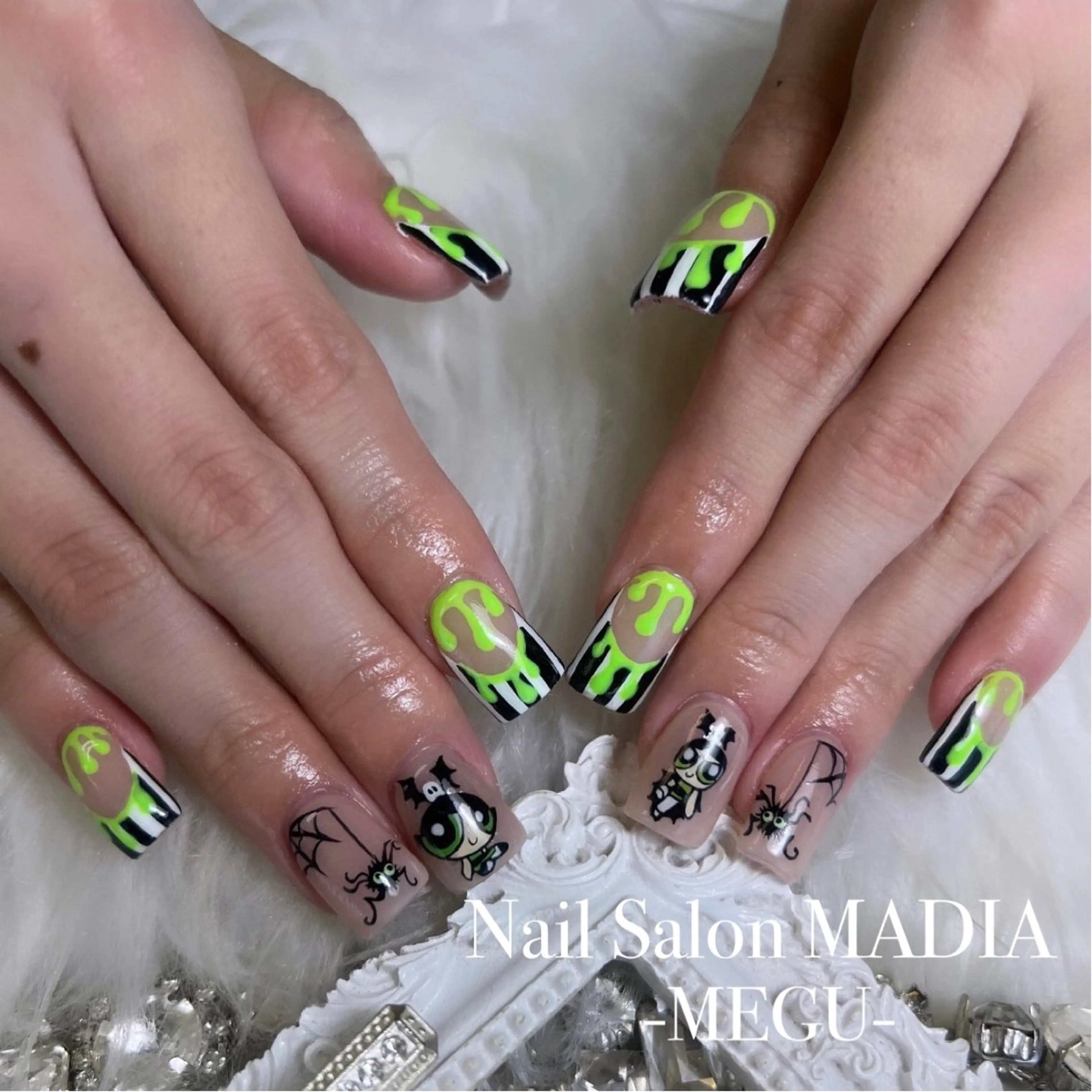 ネイル MADIA藤沢所属・MADIA MEGUのネイルデザイン