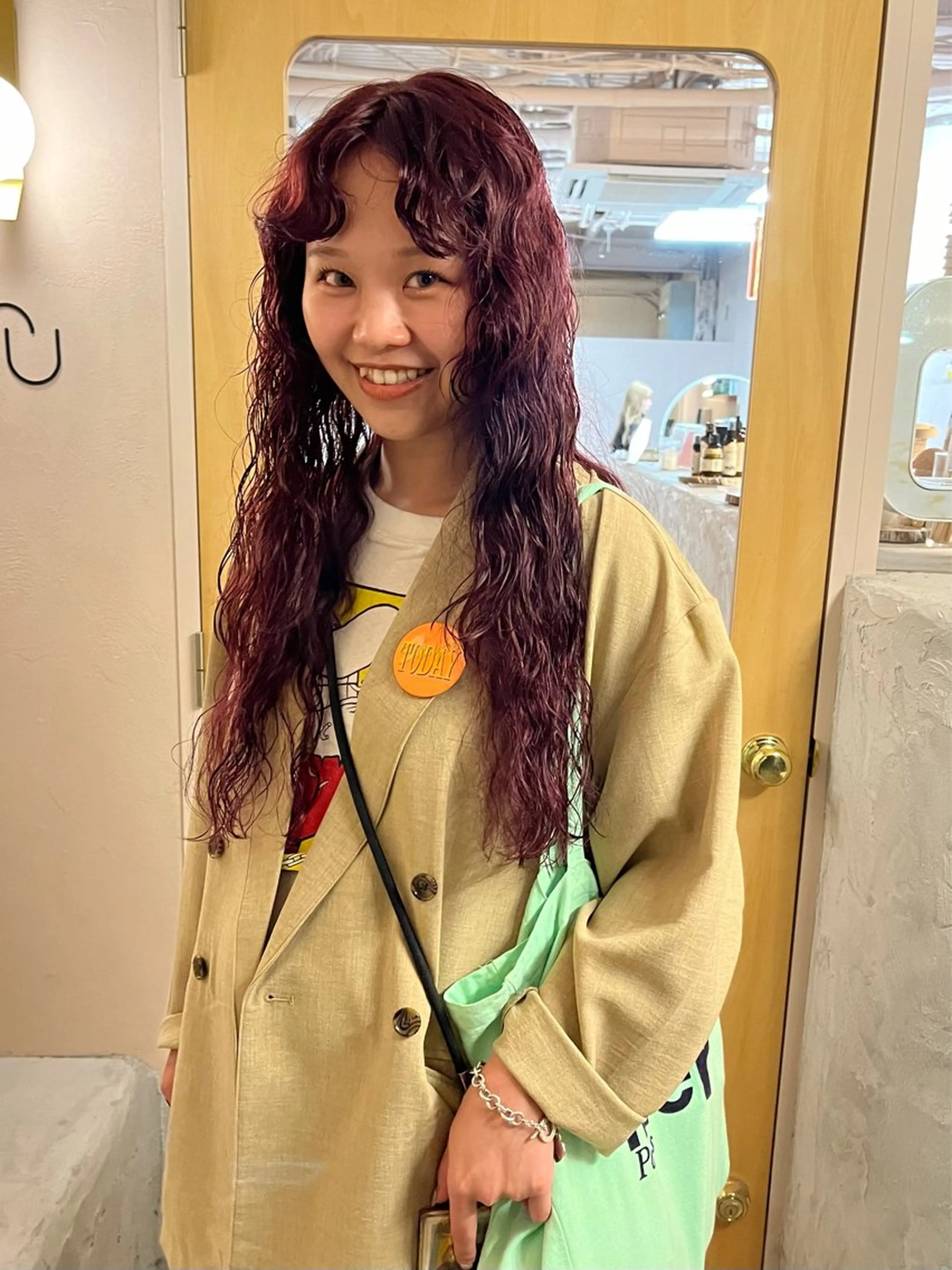 ロング カラー ボルドーカラー カット ヘアカラー トリートメント iru所属・mi kiのヘアスタイル