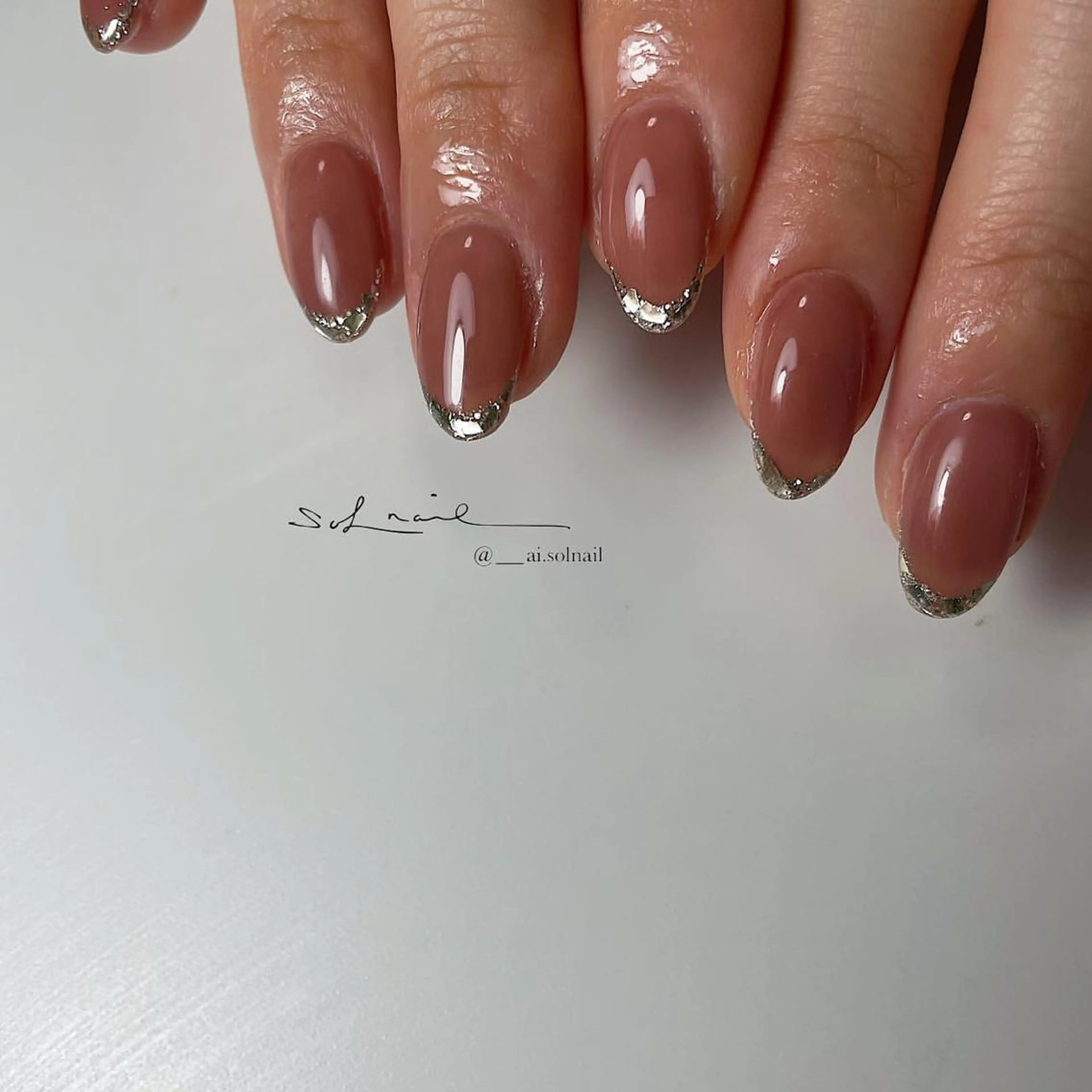 ロング カラー パーマ ヘアアレンジ メンズ キッズ ネイル マツエク・マツパ アイブロウ ベージュカラー ブラウンカラー シルバー 眉カラー カラーマツエク 🍃伏見 / soL nail / aiのネイルデザイン