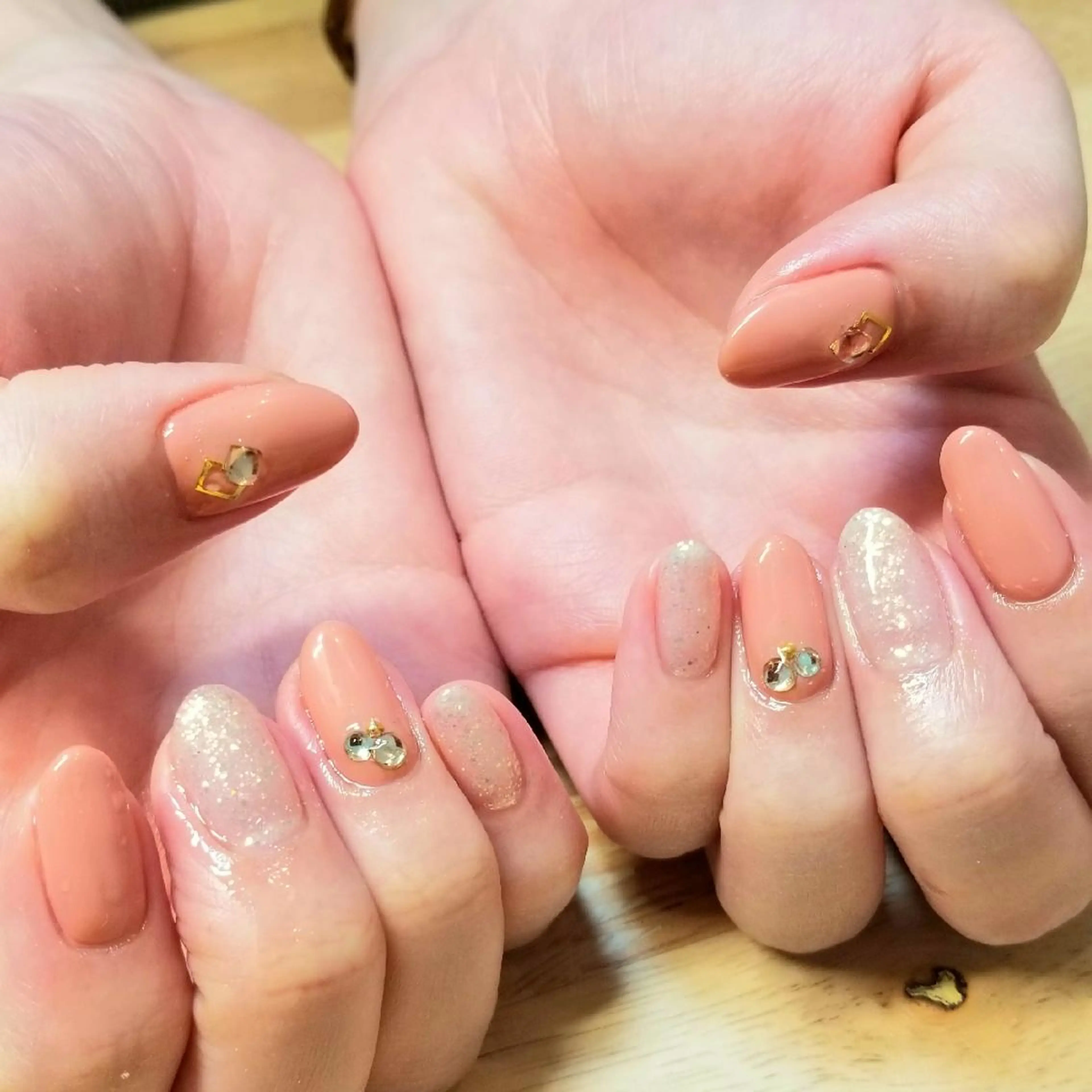 ネイル ストーンネイル L'instant  Nail Artzのネイルデザイン