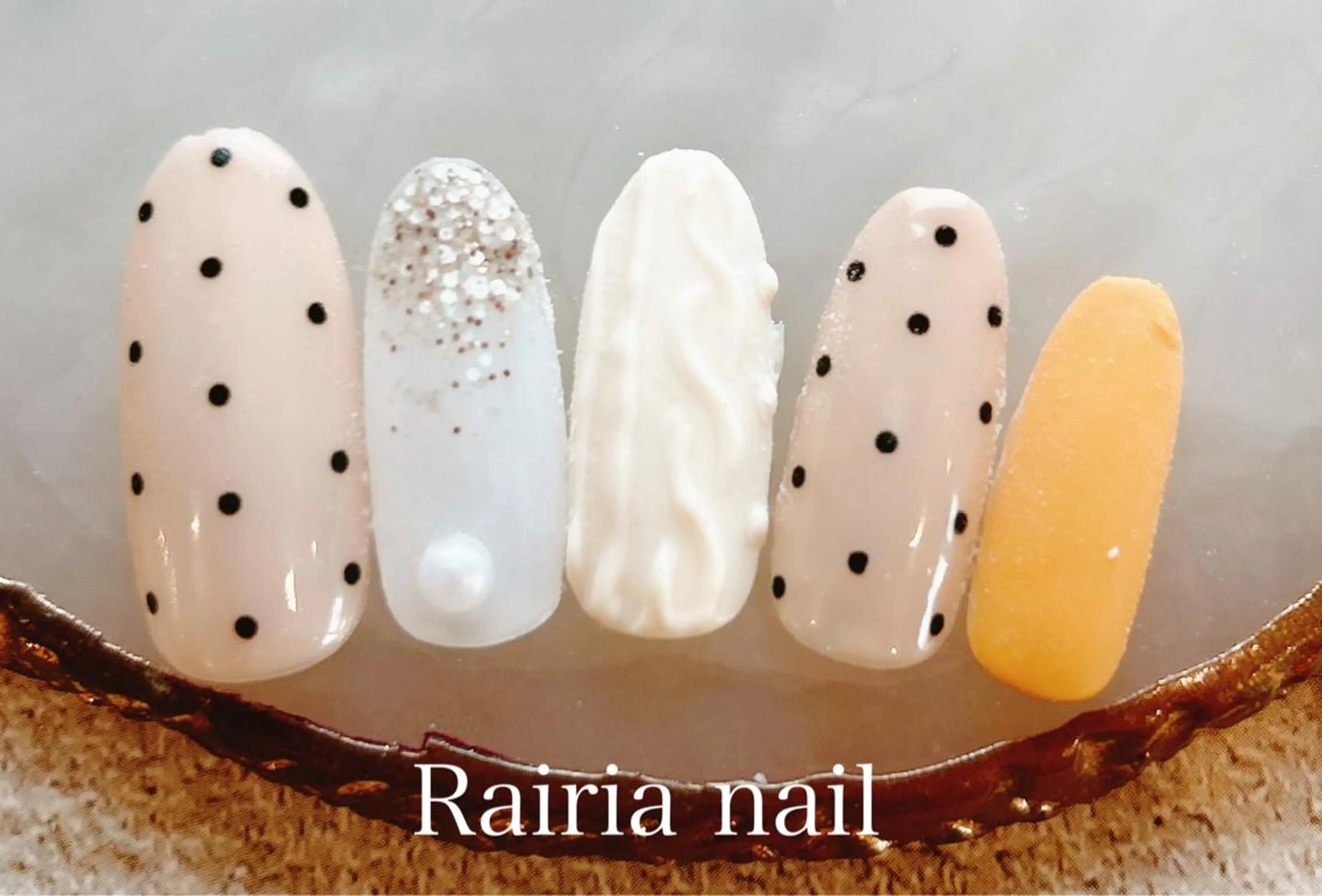 ネイル アートネイル カジュアル ドット フットネイル ジェルネイル Rairia nail本八幡店のネイルデザイン