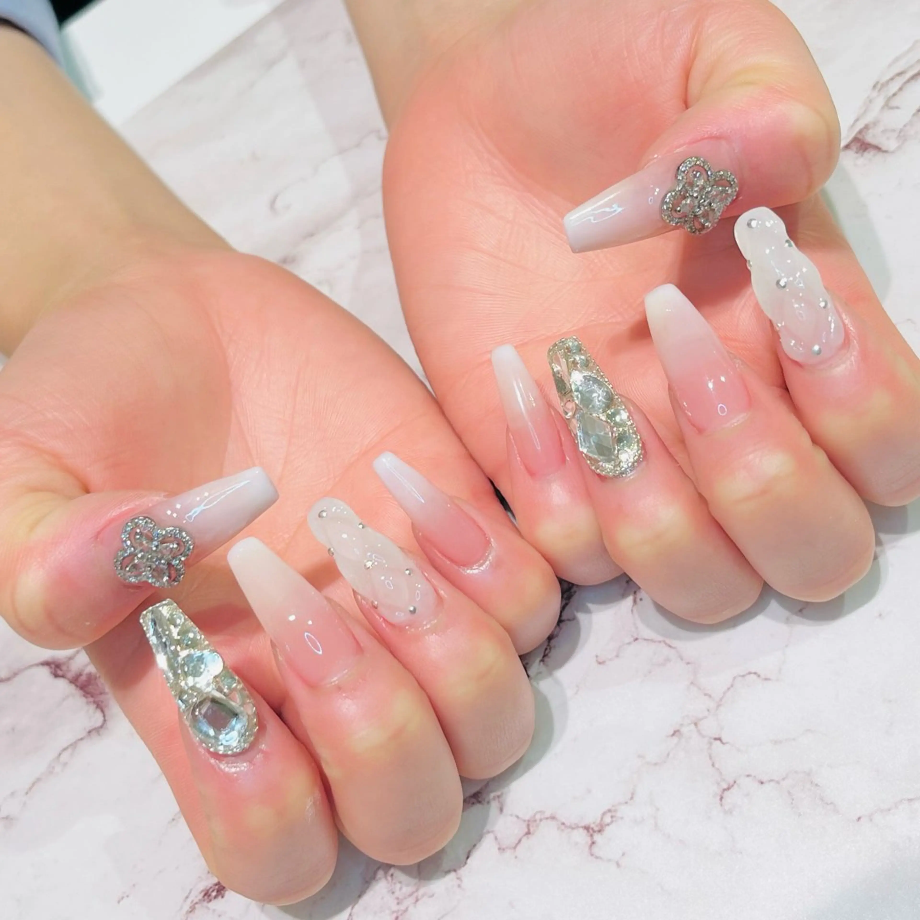 ネイル ハンドネイル Hair removal & Beauty salon Produce by Lucia所属・nail salon Luciaのネイルデザイン