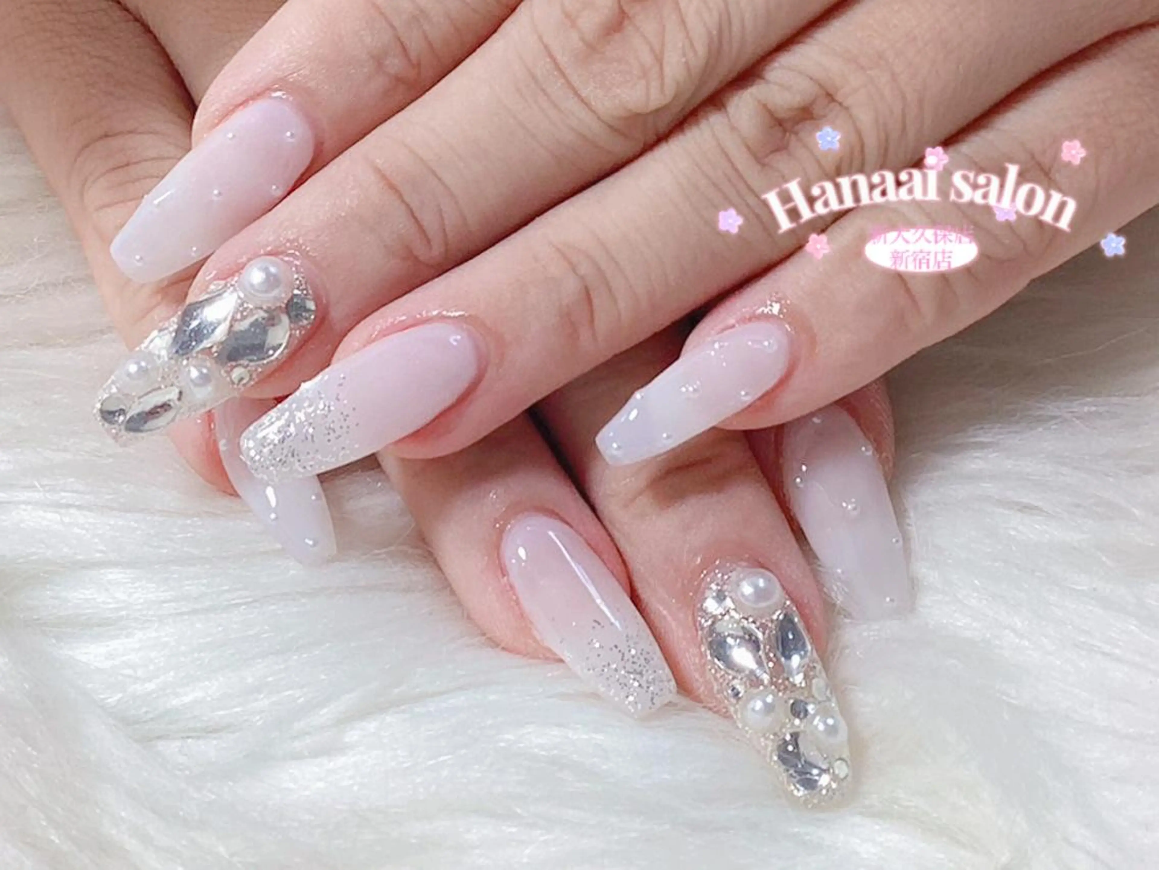 ネイル アートネイル フラッシュネイル フットネイル ジェルネイル グラデーション Hanaai Salonスニタのネイルデザイン