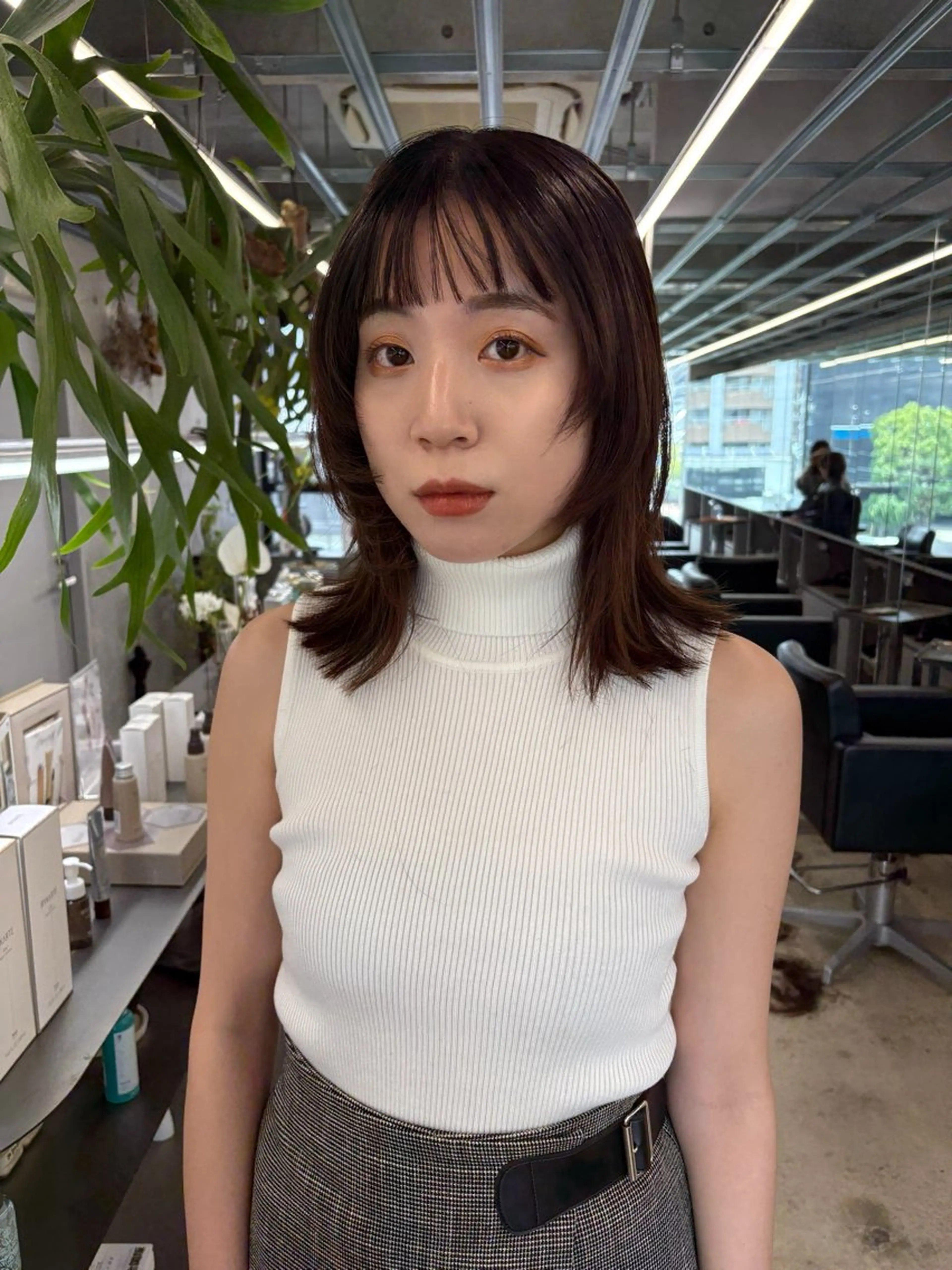 ミディアム カラー 顔まわりレイヤー レイヤーカット カット ヘアカラー トリートメント 似合わせカット レイヤーボブウルフのヘアスタイル