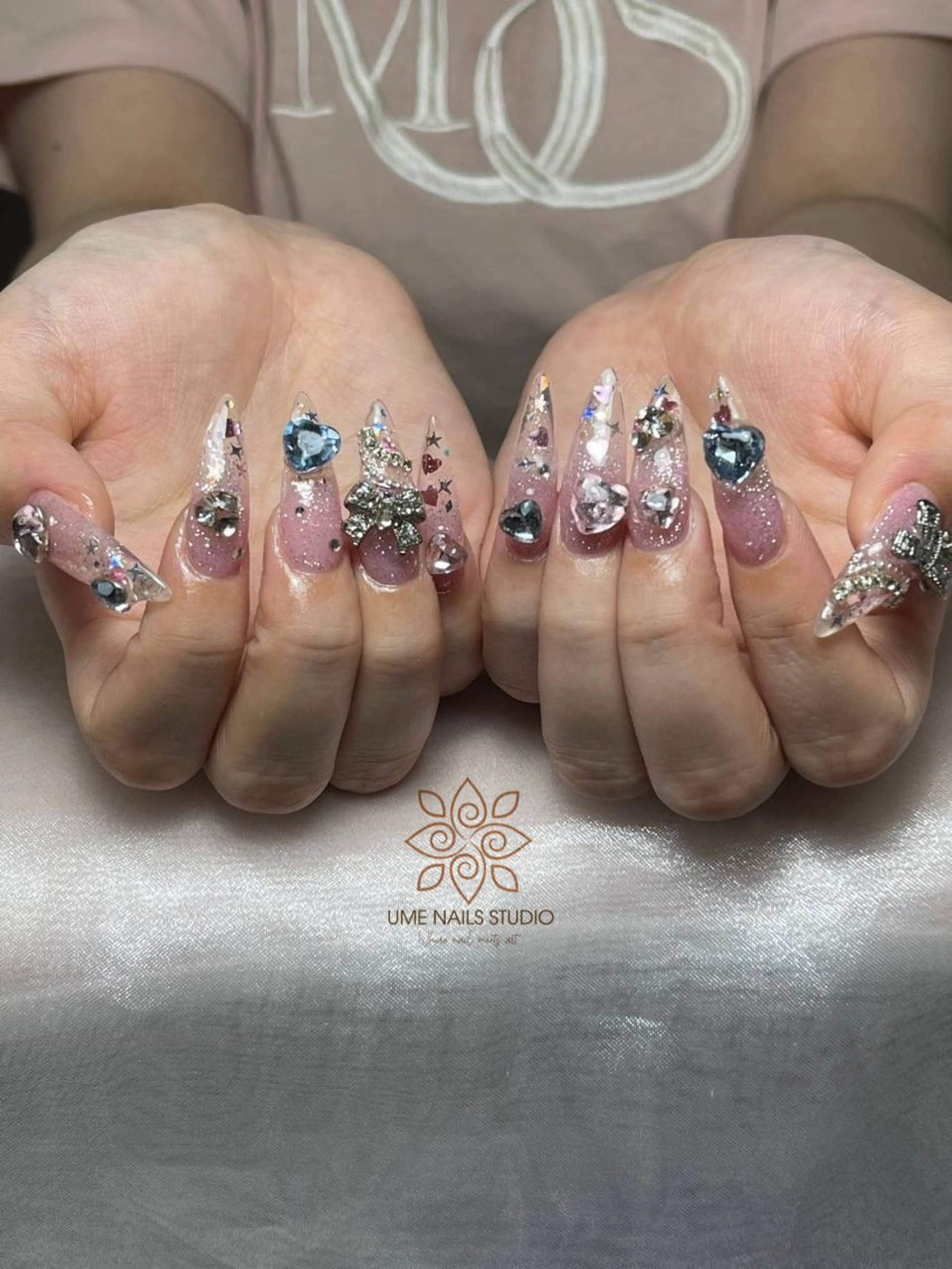 ネイル チークネイル クリアネイル ガーリー キラキラネイル 韓国ネイル ハンドネイル Ume Nail Studioのネイルデザイン