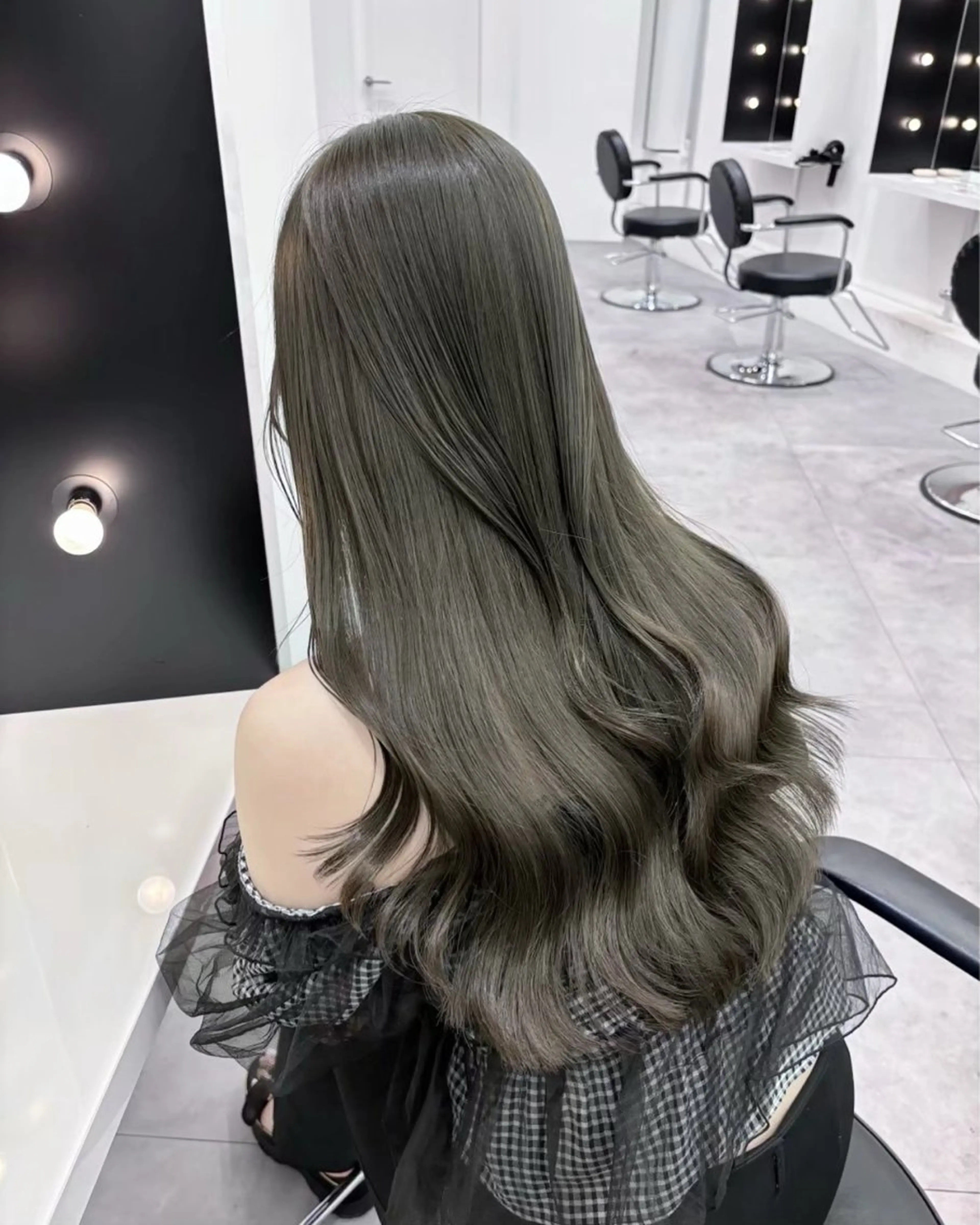 ロング ioe 西梅田店のヘアスタイル