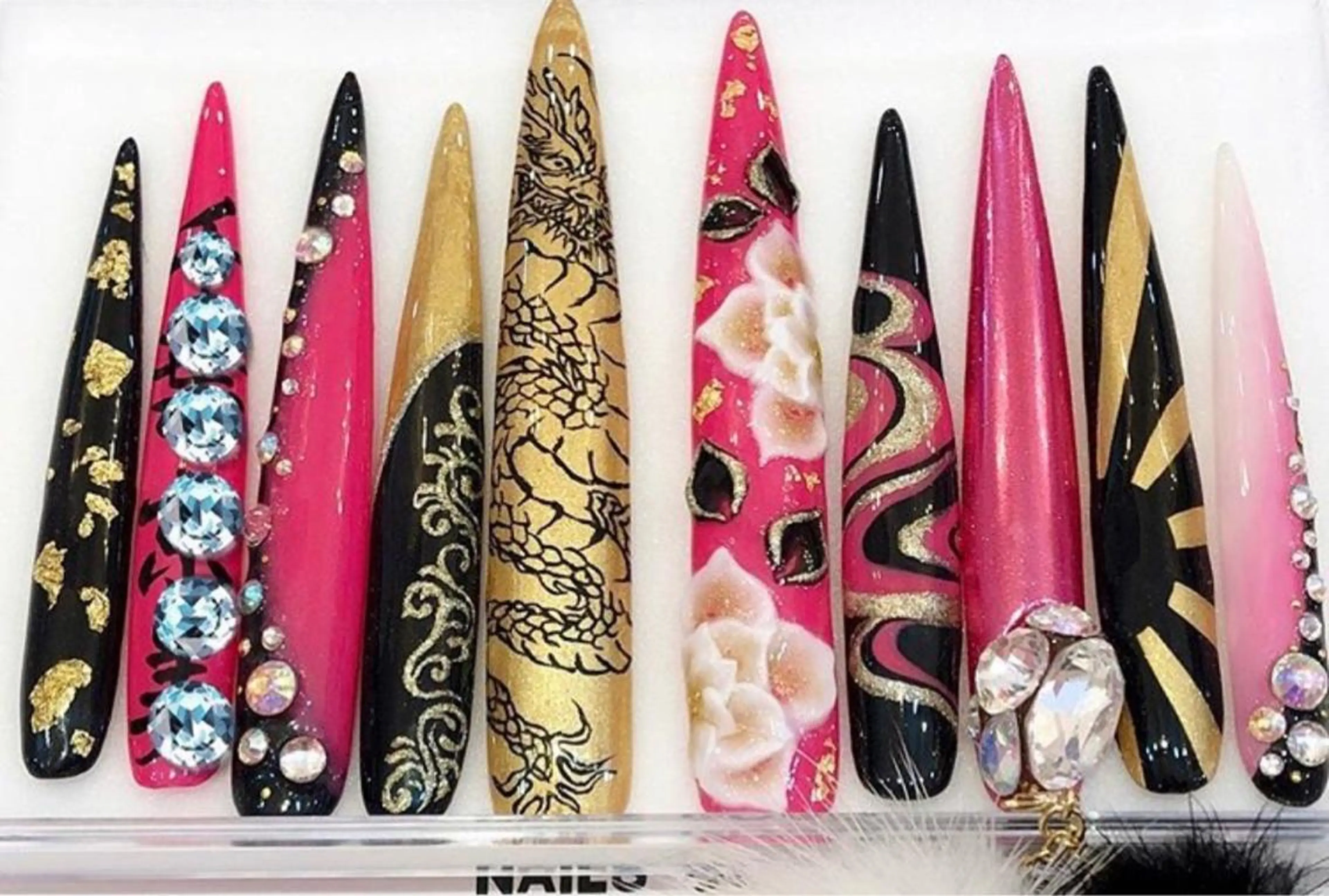 ロング カラー メンズ キッズ ネイル 卒業式のヘアスタイル アートネイル 成人式 ジェルネイル 卒業式 NAILSGOGO shibuyaのネイルデザイン