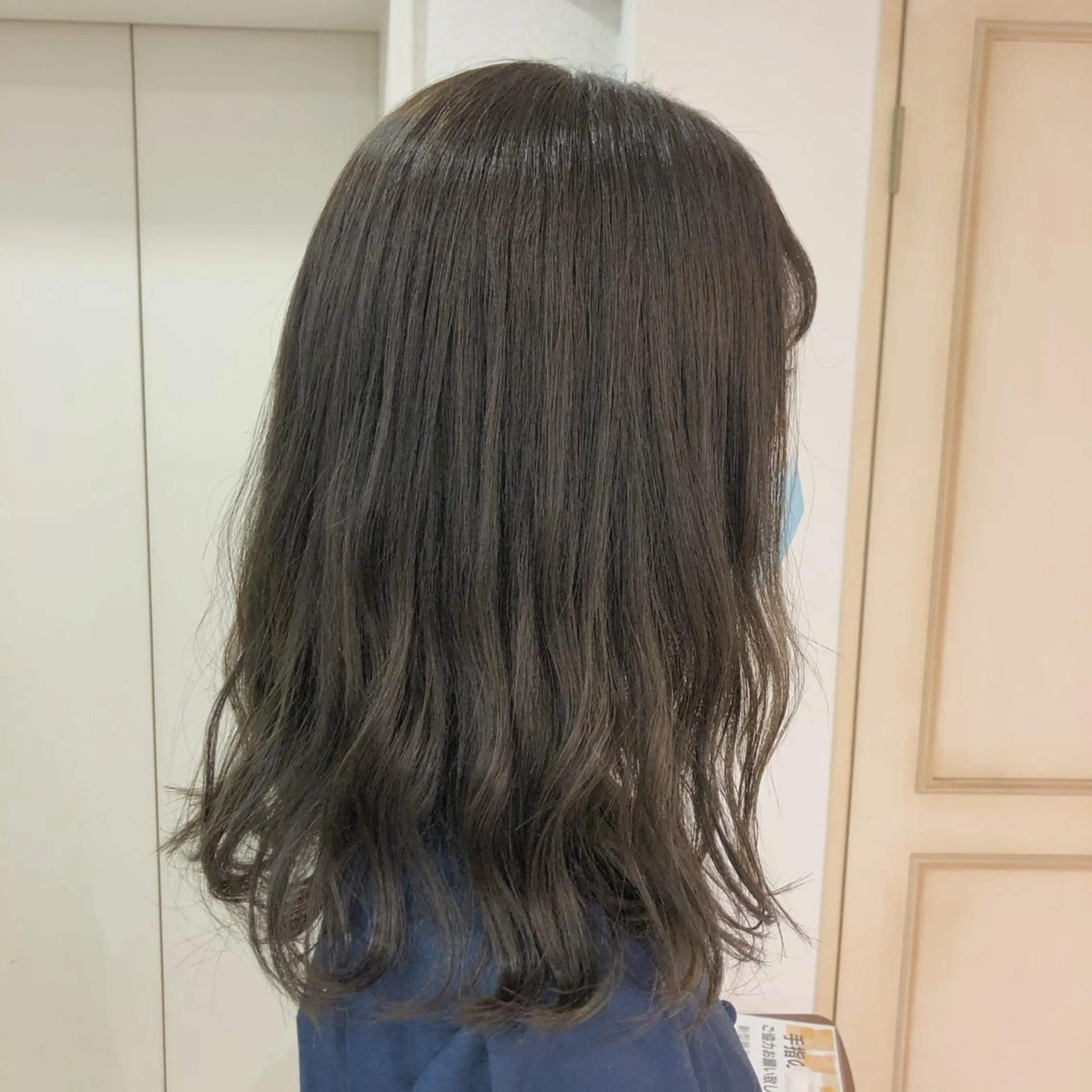 ミディアム カラー TRENCH　相澤 果歩のヘアスタイル