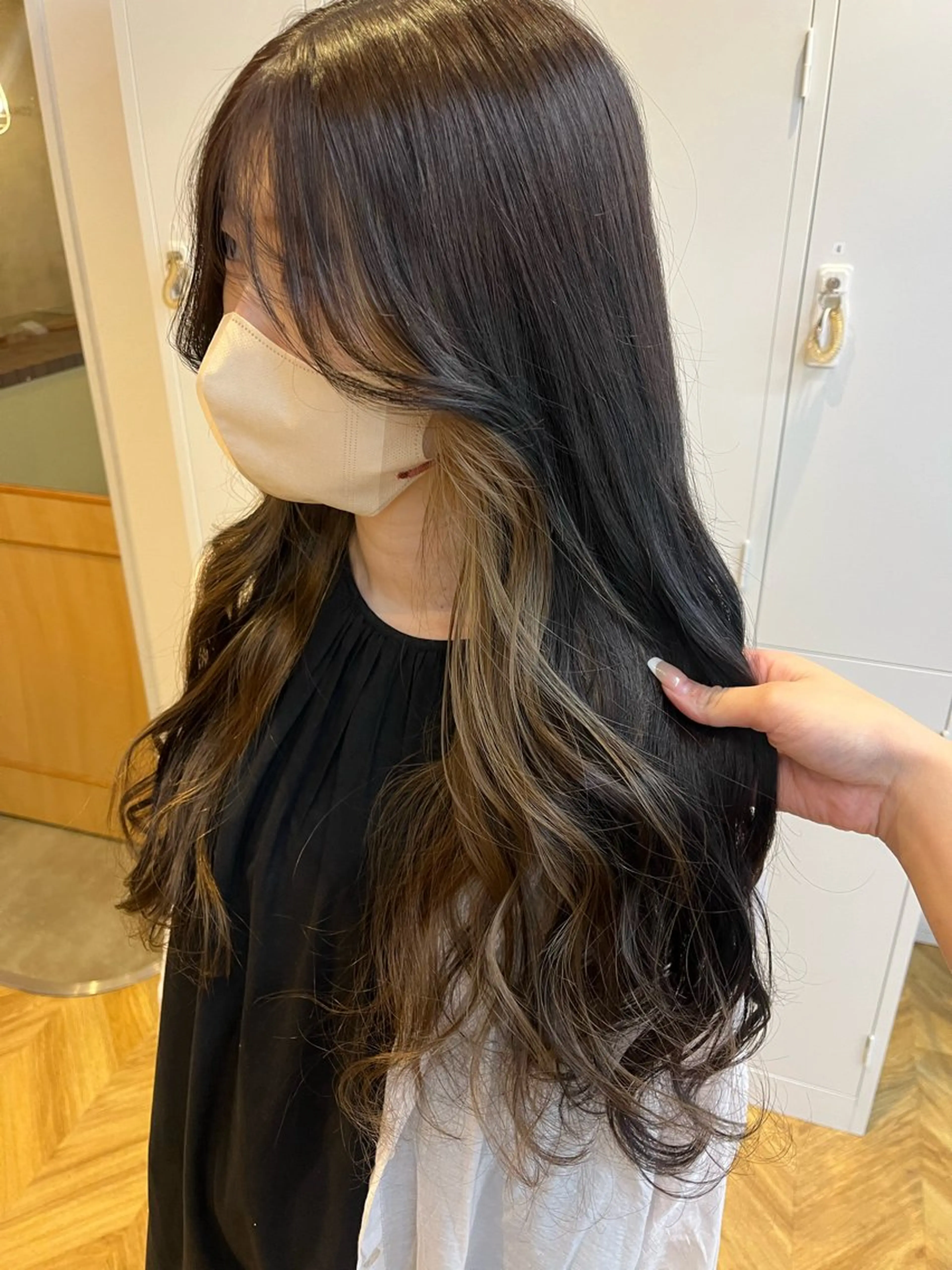 カラー インナーカラー ヘアカラー 凜 (りん)のヘアスタイル