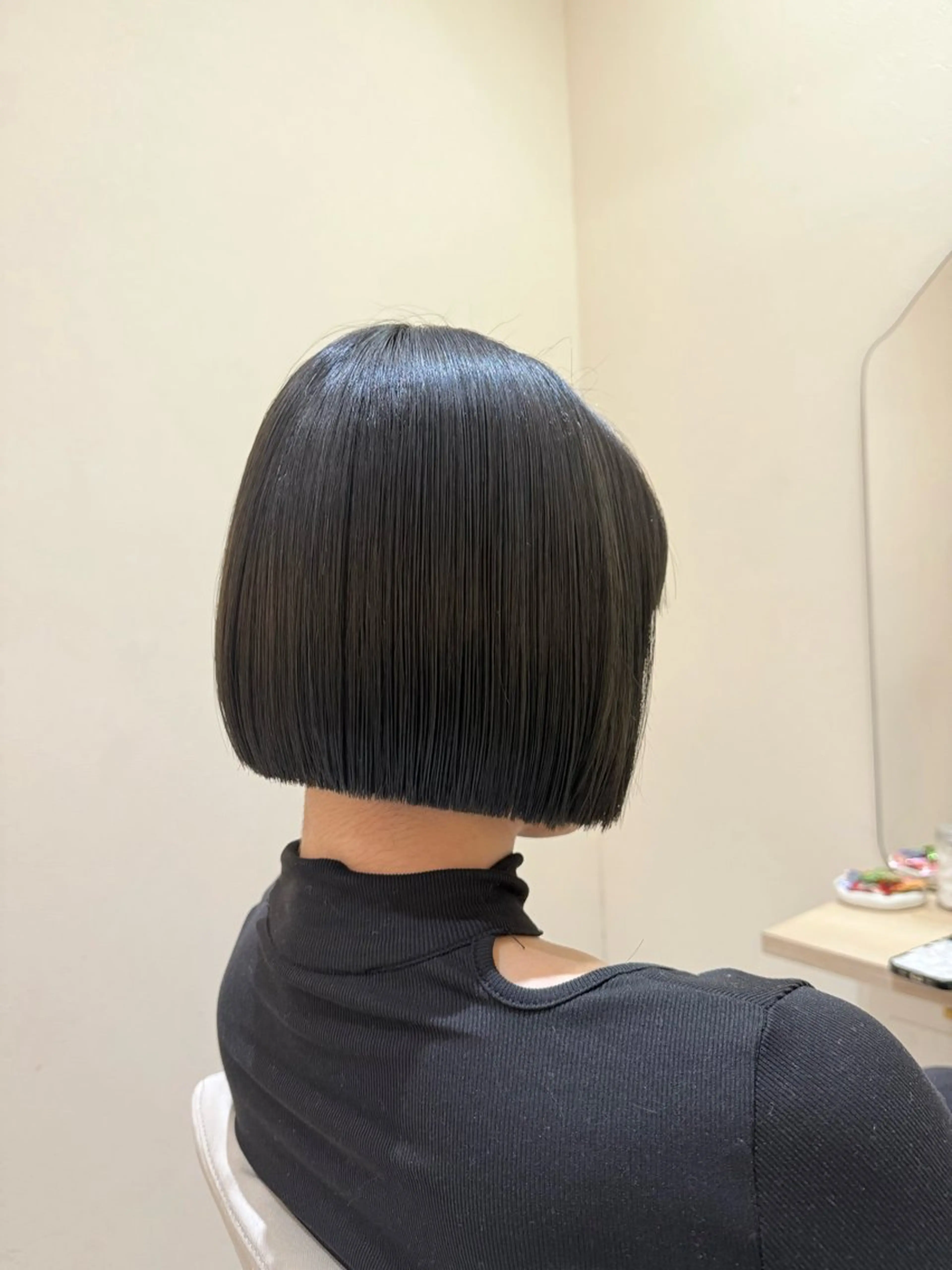 ミディアム カラー 切りっぱなしボブ ボブ くせ毛 縮毛矯正 カット ヘアカラー トリートメント 【ボブ/透明感カラー 】🎀上村美緒🎀のヘアスタイル