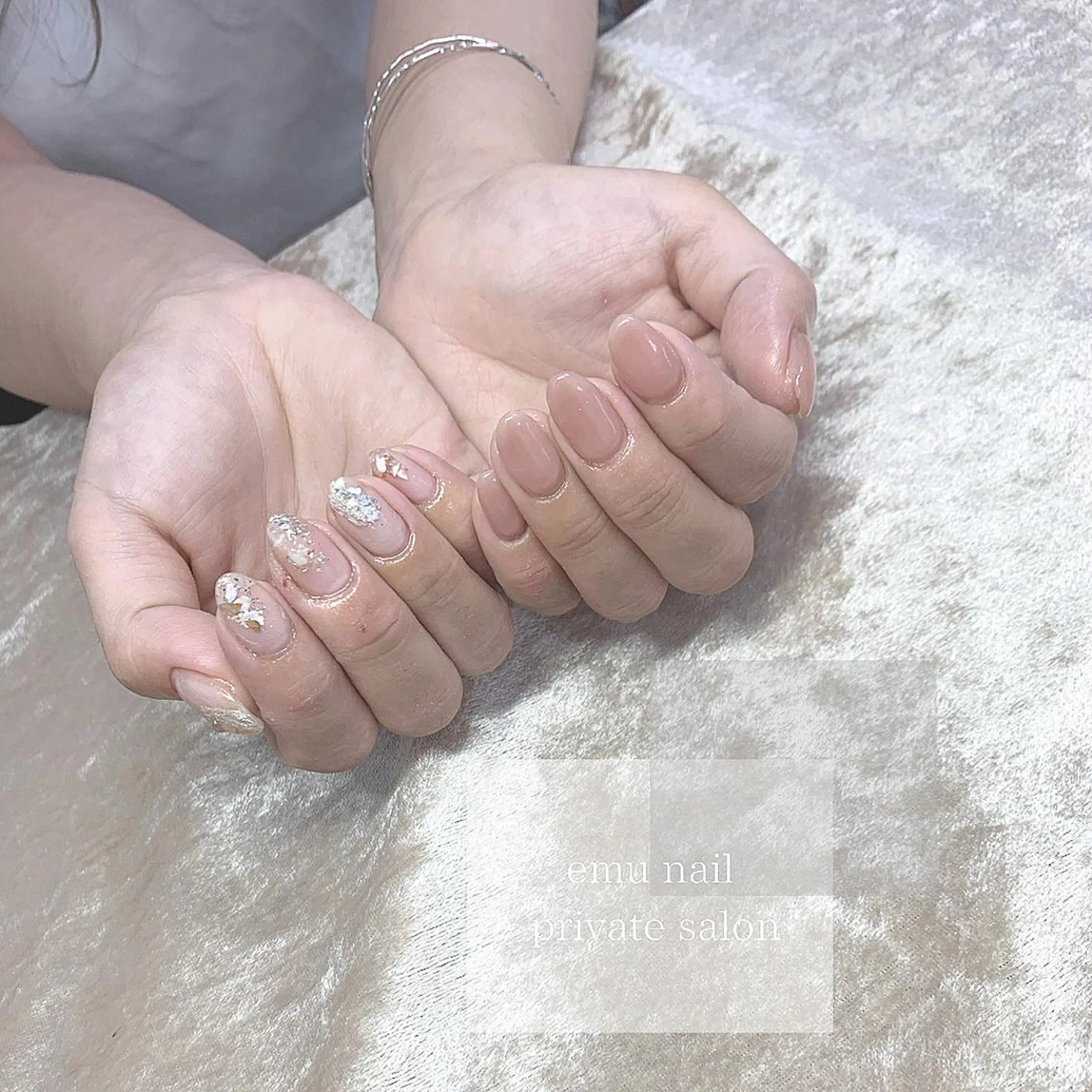 ネイル グラデーション ラメ(グリッター) ラメグラデーション ワンカラーネイル emu nailのネイルデザイン