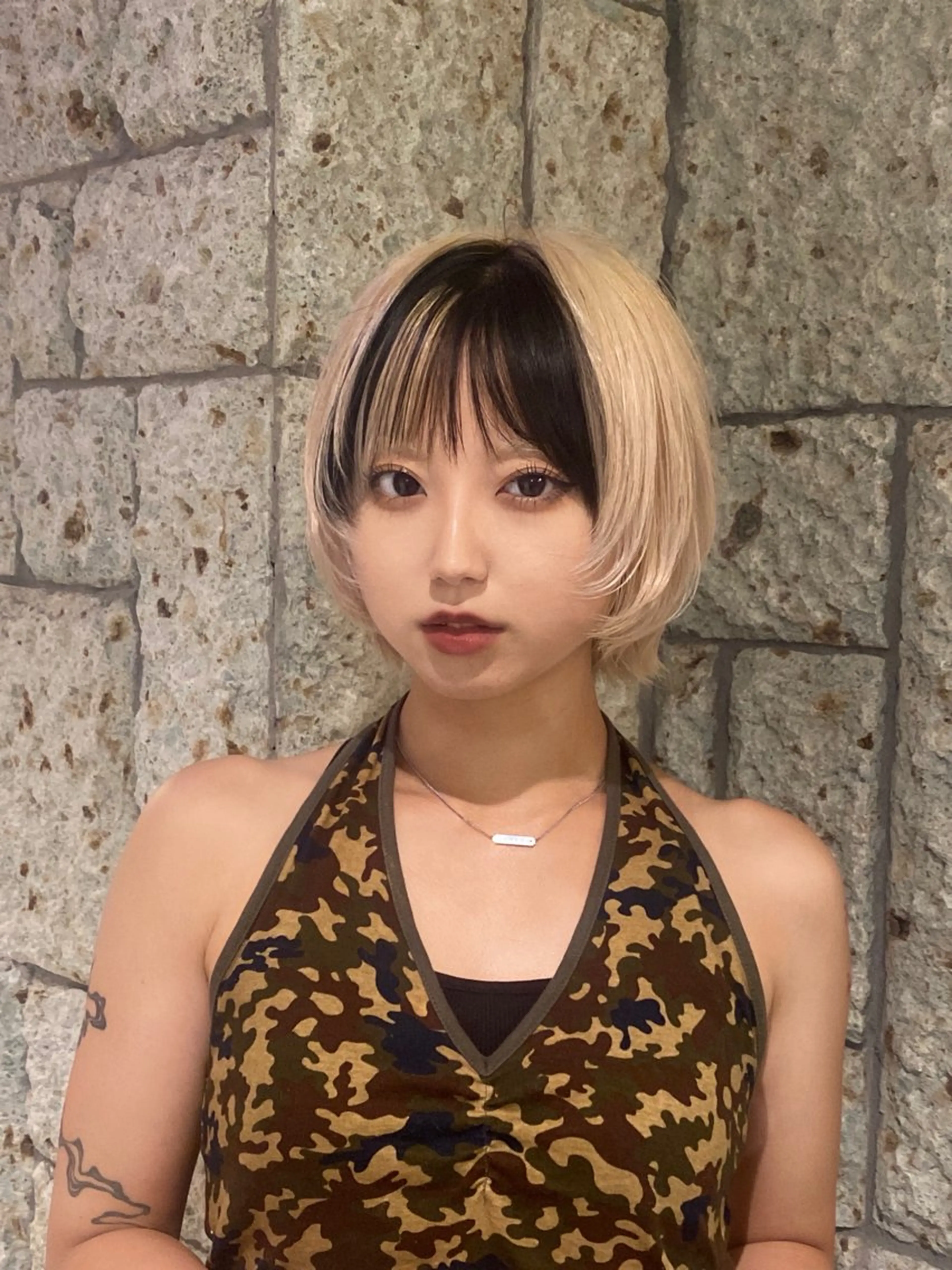 ショート カラー パーマ hair salon 束sok所属・ナホ/ハイトーン/ レイヤーカットモデルのヘアスタイル