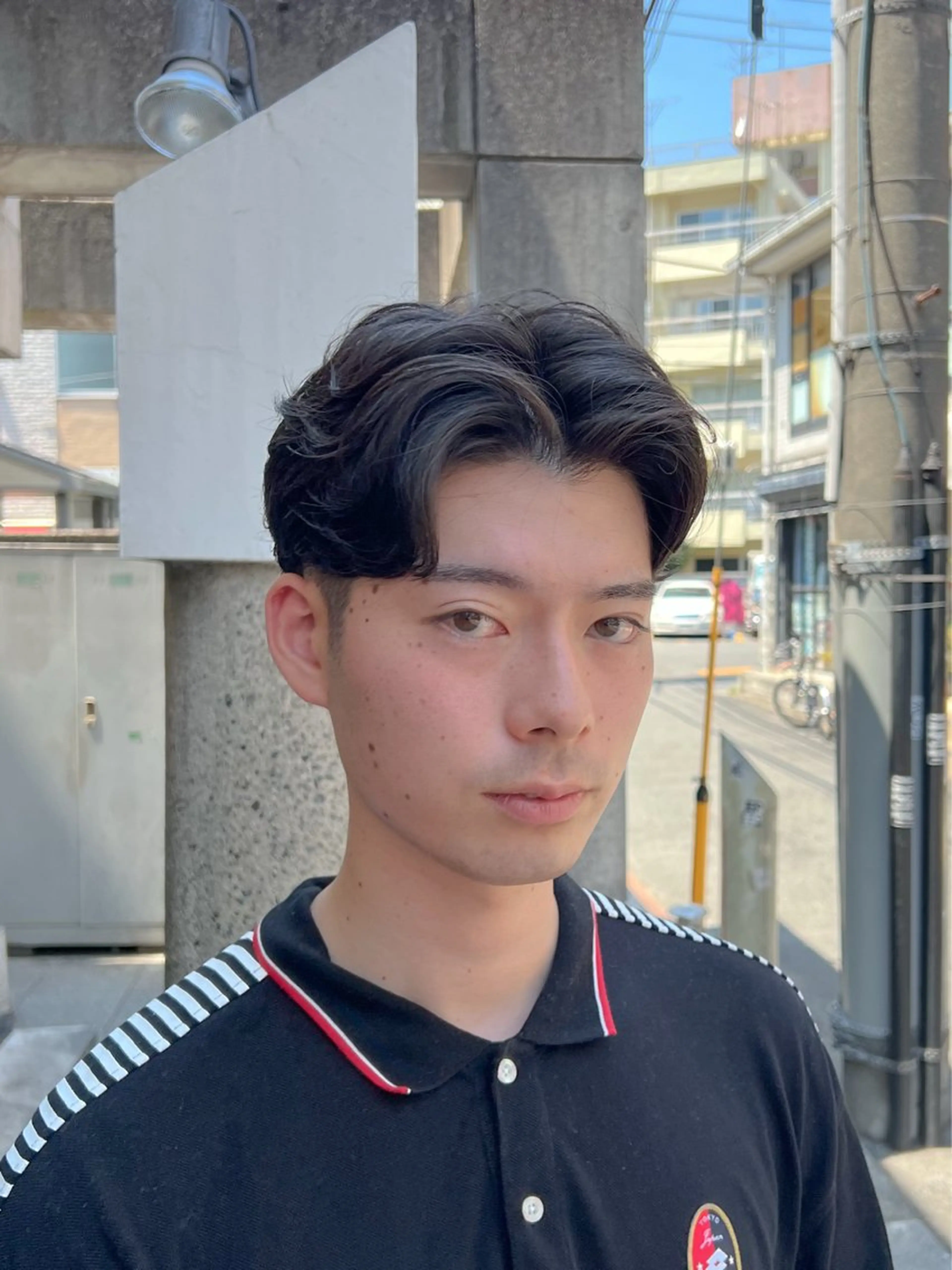ショート パーマ ヘアアレンジ メンズ センターパート メンズ韓国風 メンズパーマ 波巻きパーマ 韓国風ヘア カット パーマ トリートメント グレージュ/艶髪矯正 🪐takushiのヘアスタイル